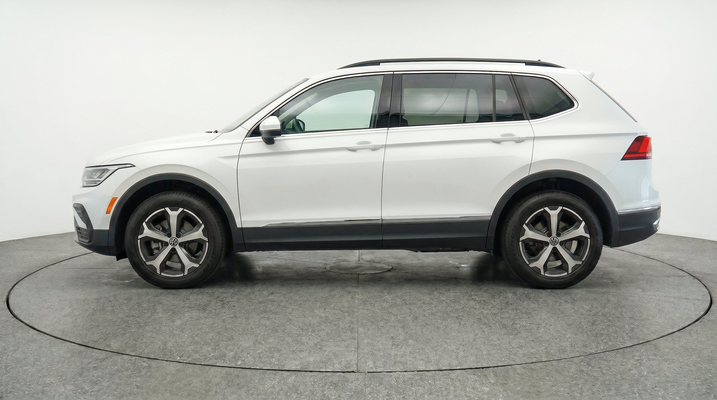 Thumbnail: 2026 Volkswagen Tiguan - 5