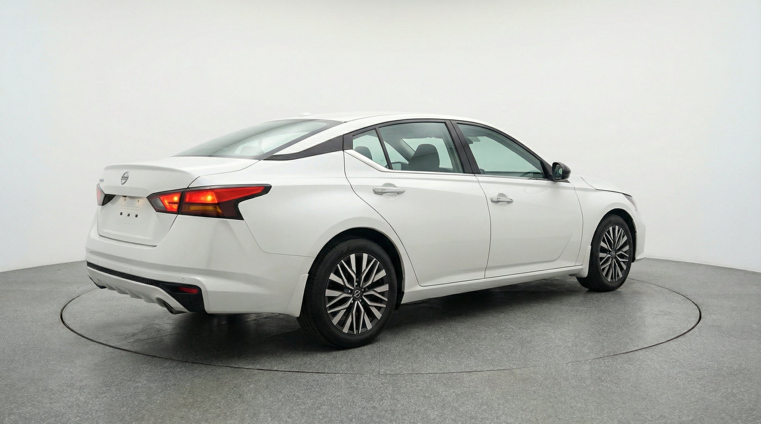 Thumbnail: 2025 Nissan Altima - 9
