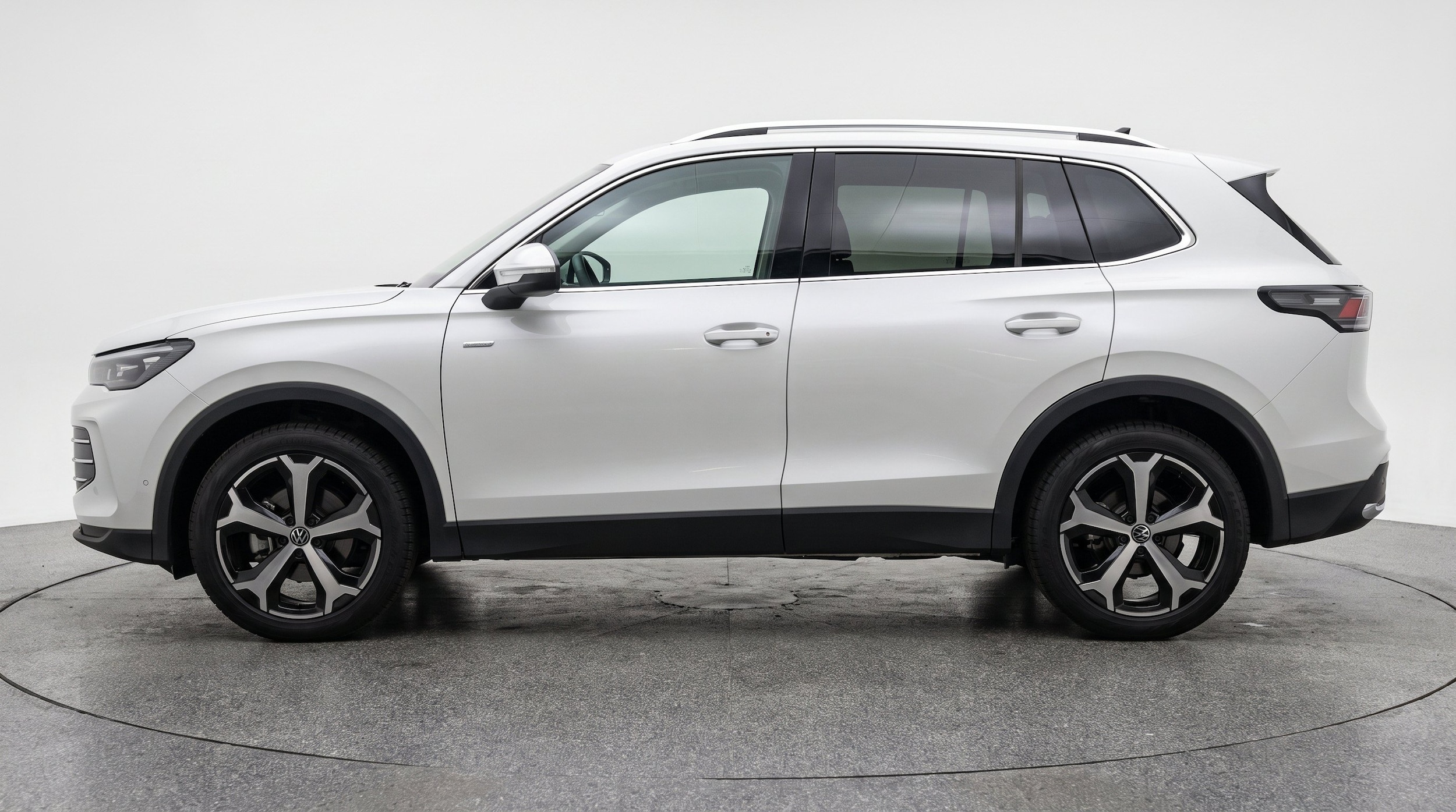 Thumbnail: 2026 Volkswagen Tiguan - 5