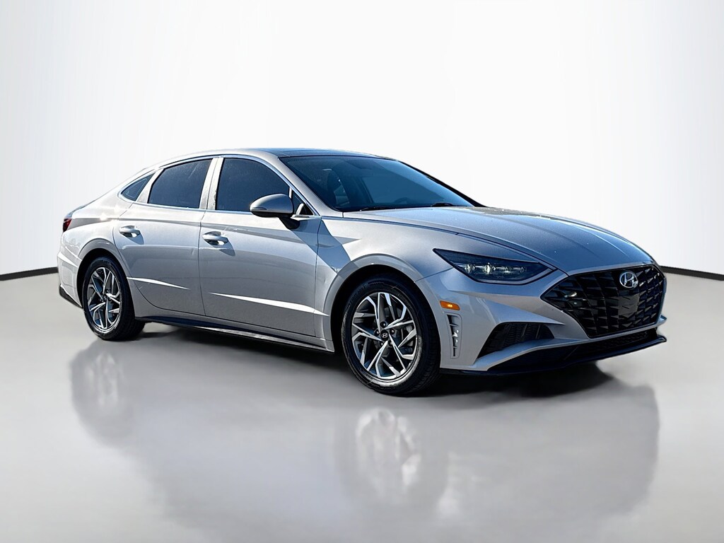 Used 2023 Hyundai Sonata SEL 4dr Car