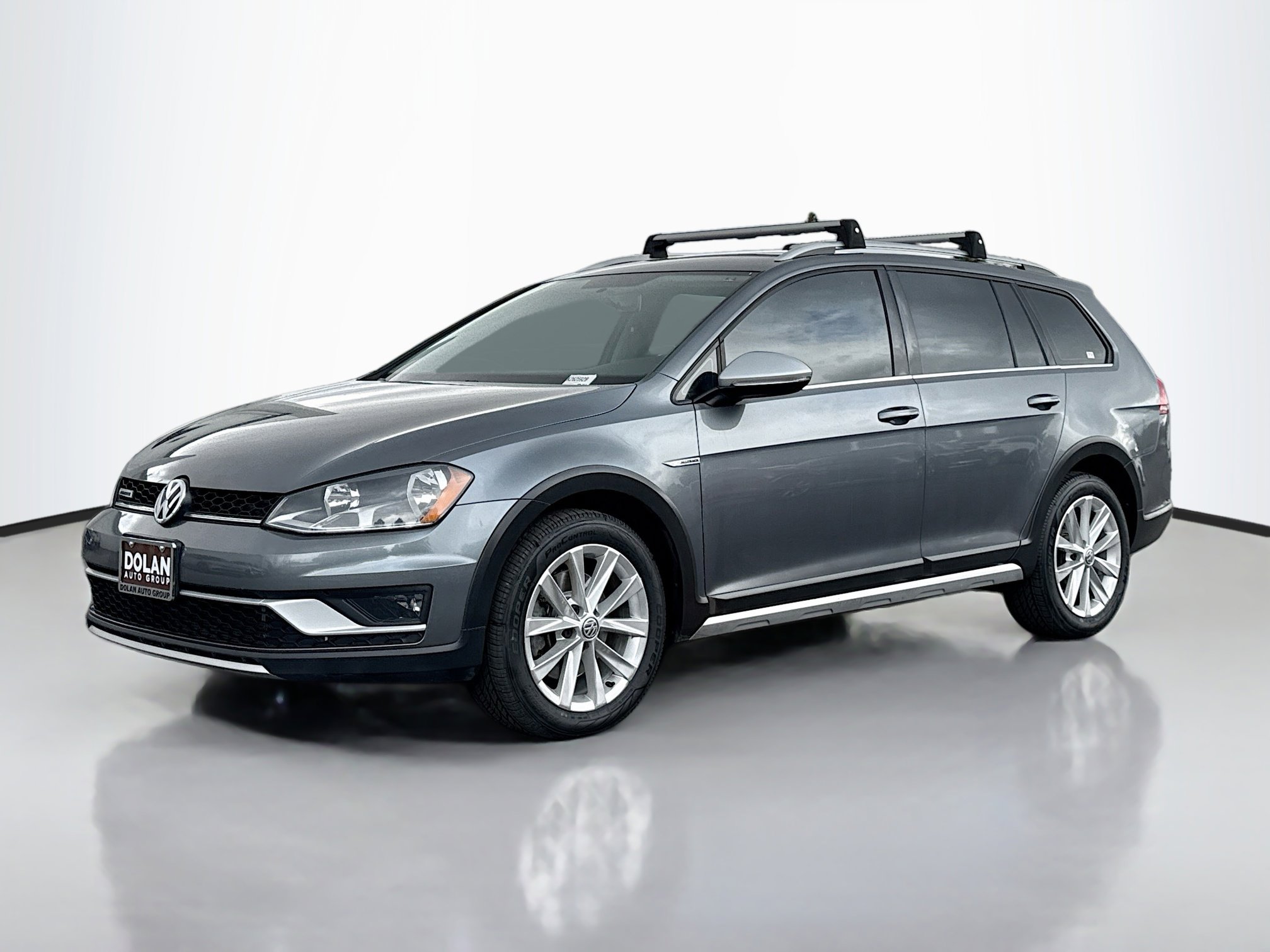 2017 Volkswagen Golf Alltrack photo 2