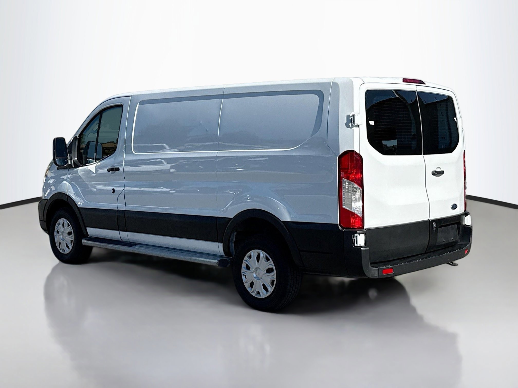2021 Ford Transit Cargo Van photo 3