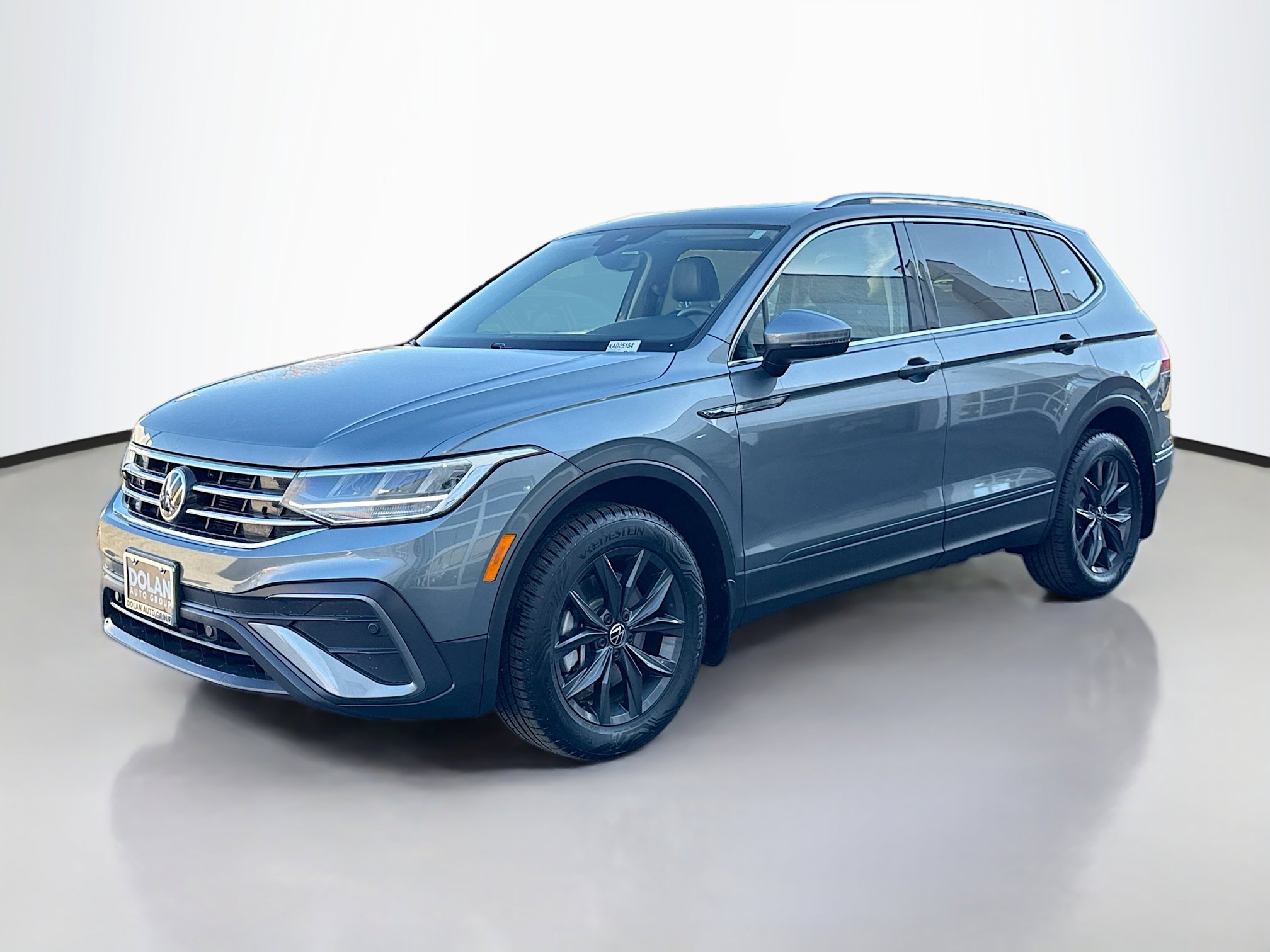 2024 Volkswagen Tiguan SE Sport photo 2