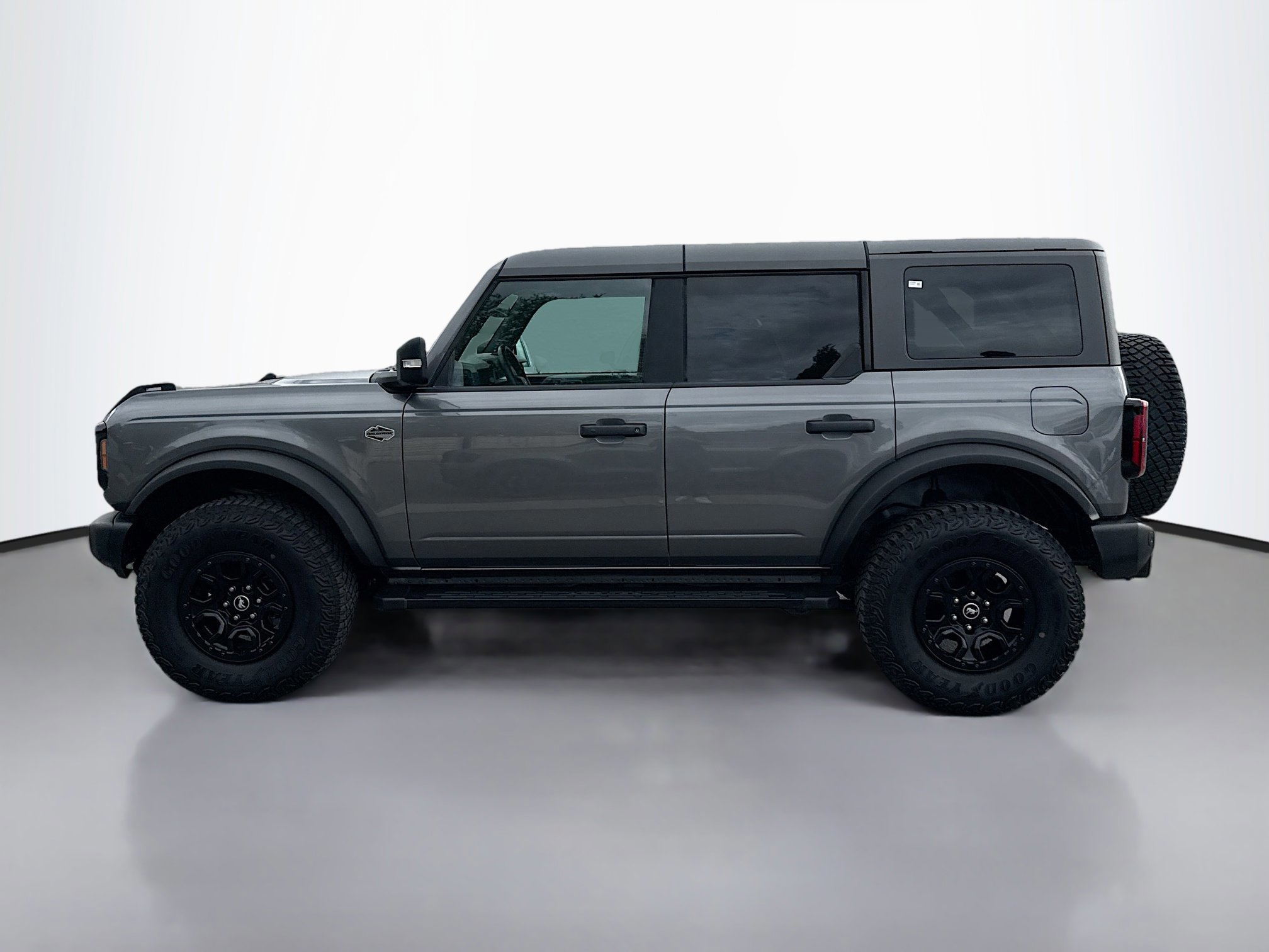 2023 Ford Bronco Wildtrak photo 2