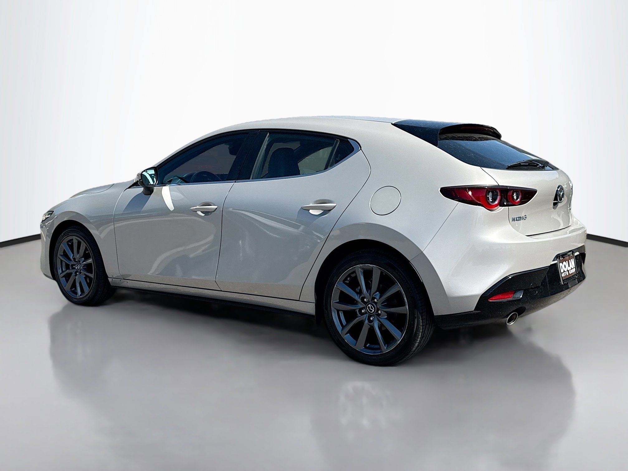 2023 Mazda Mazda3 2.5 s Preferred Hatchback photo 3