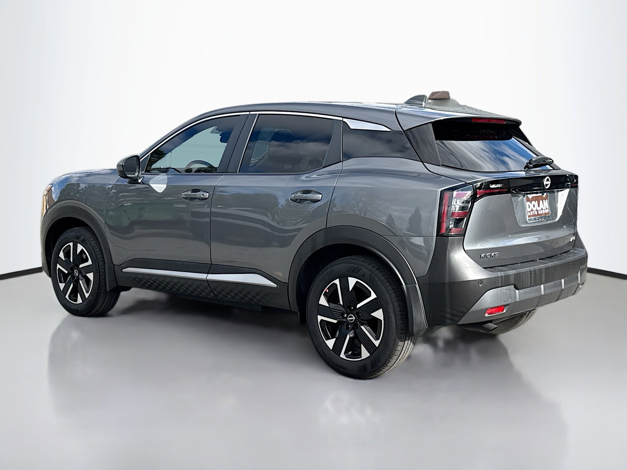 2025 Nissan Kicks SV photo 3