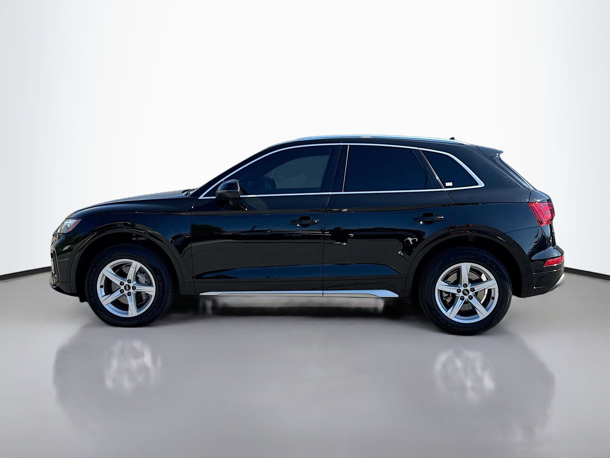 2022 Audi Q5 Premium photo 2