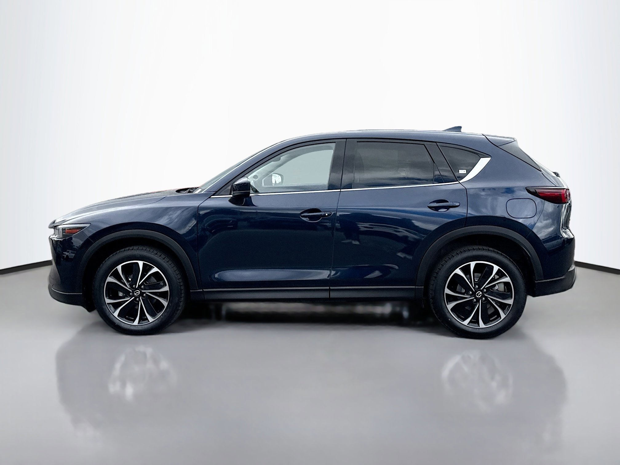 2022 Mazda CX-5 2.5 Premium Plus photo 2