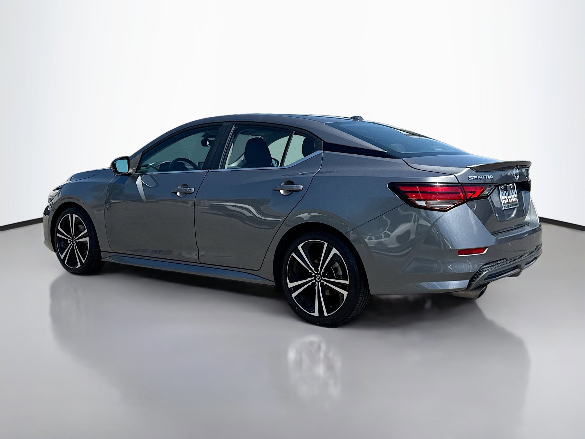 2022 Nissan Sentra SR photo 3