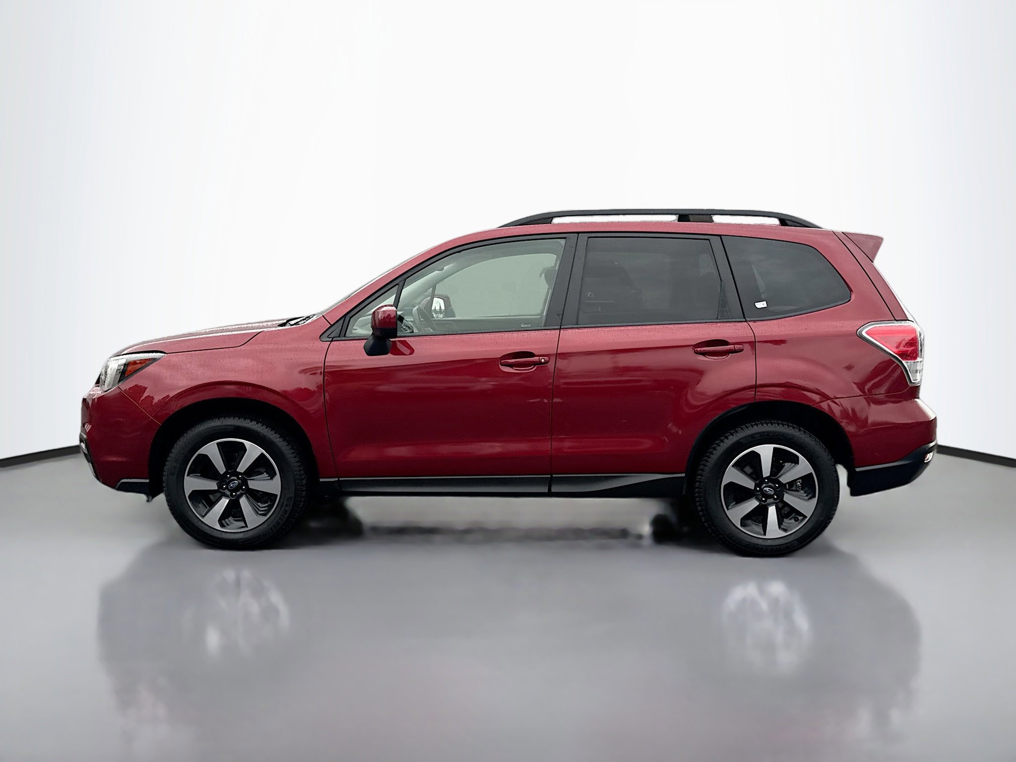 2017 Subaru Forester Premium photo 2