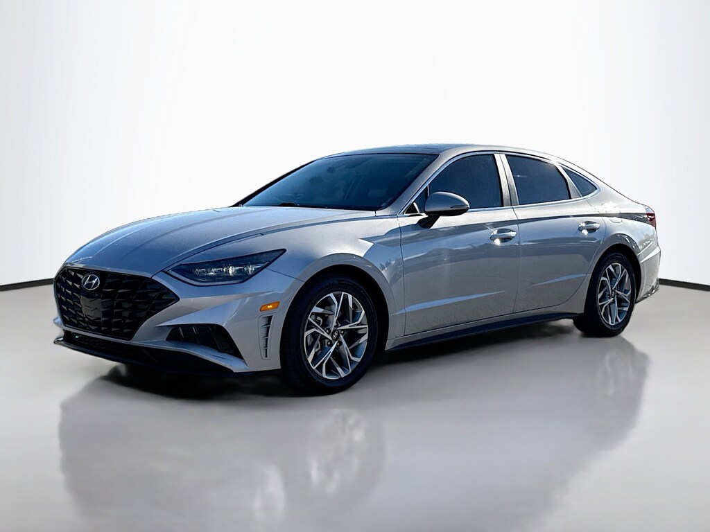 Used 2023 Hyundai Sonata SEL 4dr Car