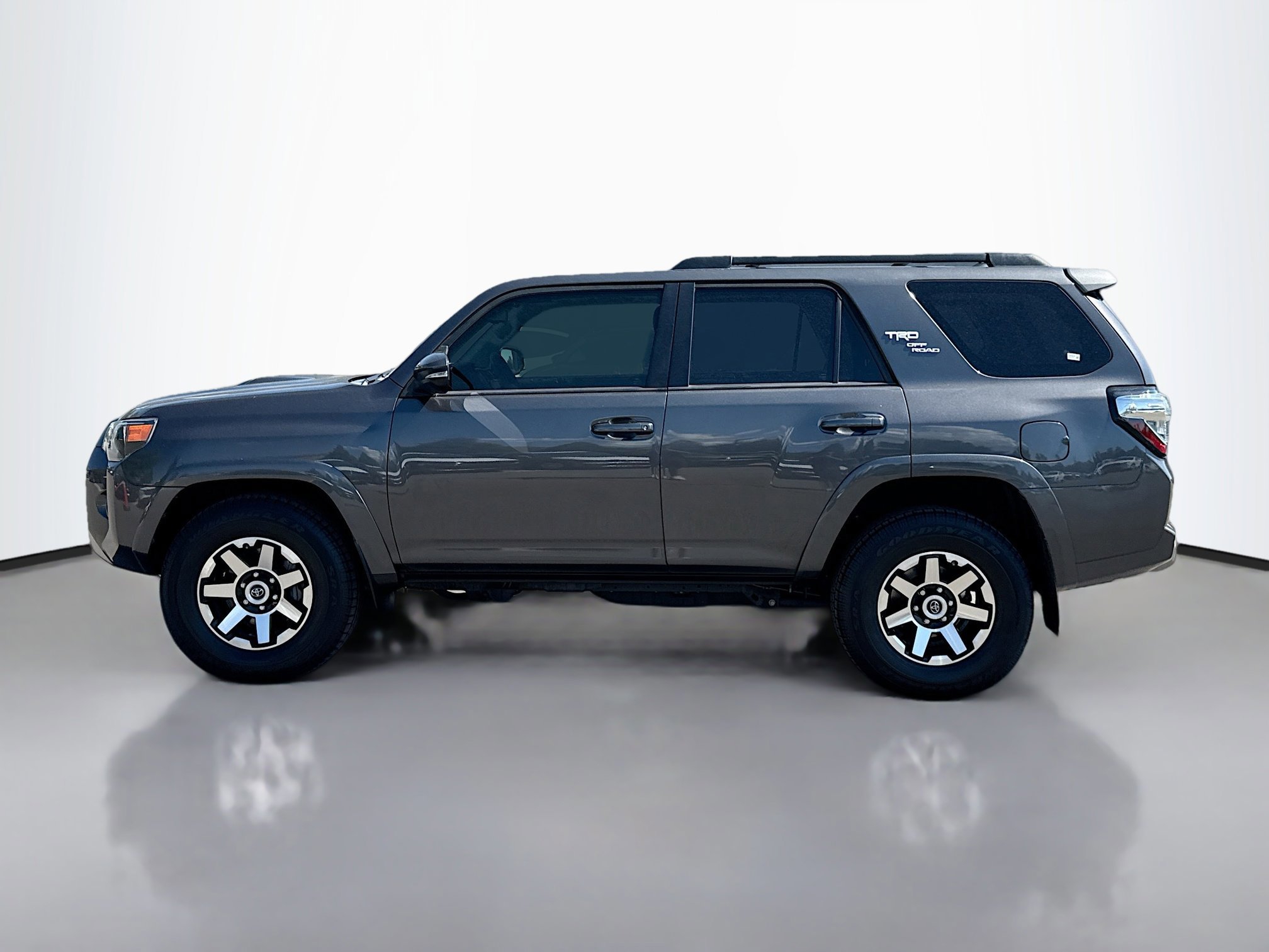 2020 Toyota 4Runner TRD Off-Road Premium photo 2