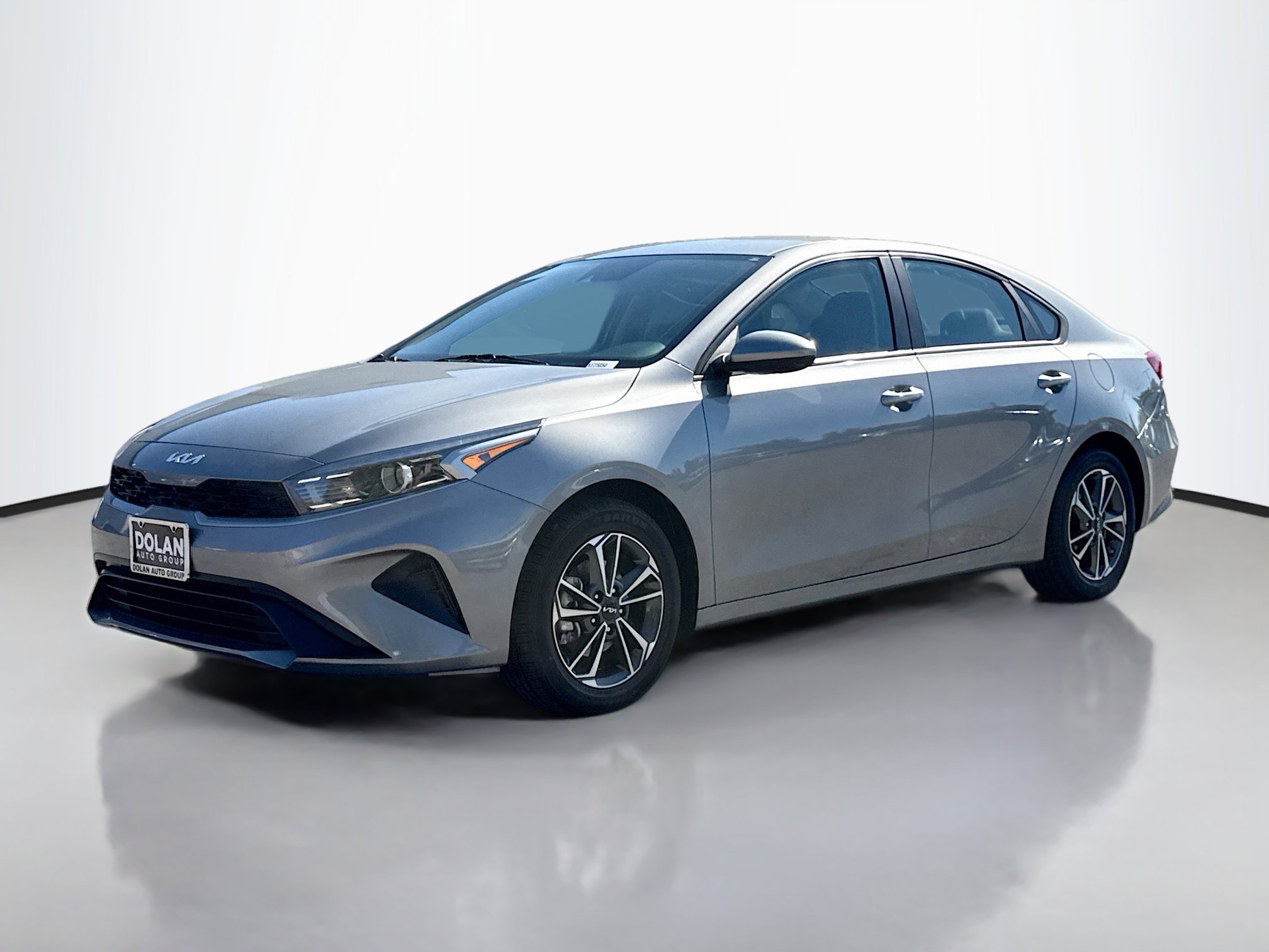 2023 Kia Forte LXS photo 2