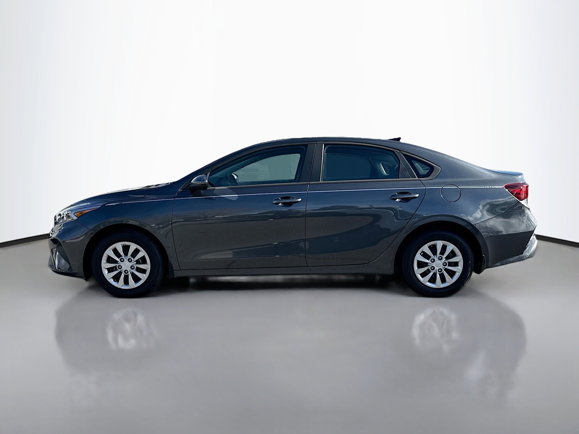 2024 Kia Forte LX photo 2