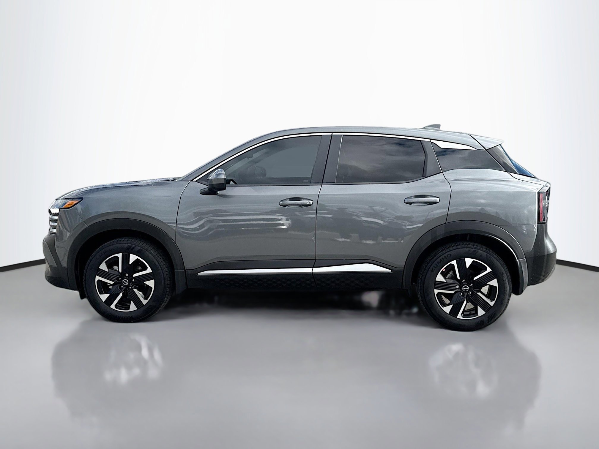 2025 Nissan Kicks SV photo 2