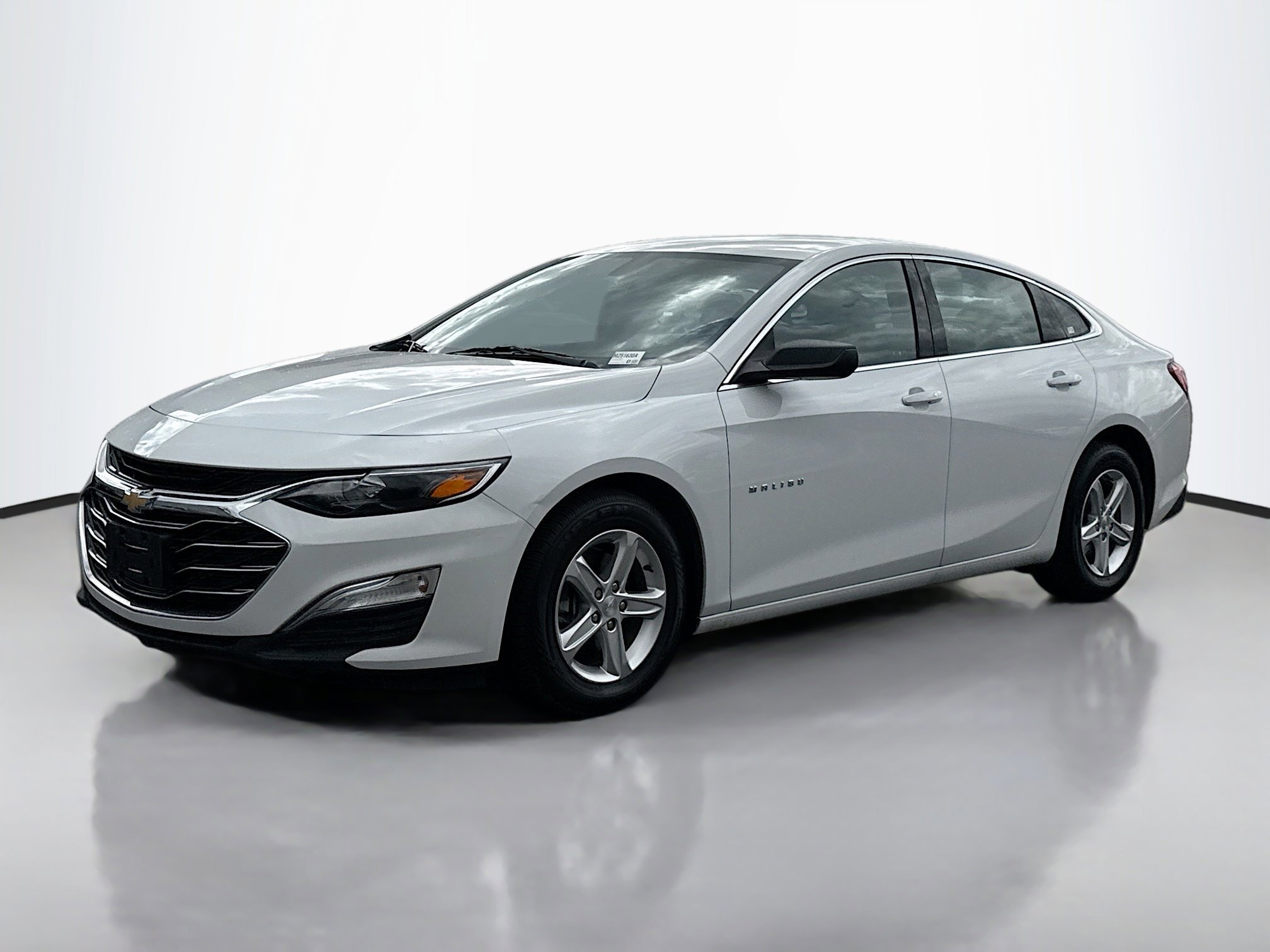 2022 Chevrolet Malibu LS photo 4