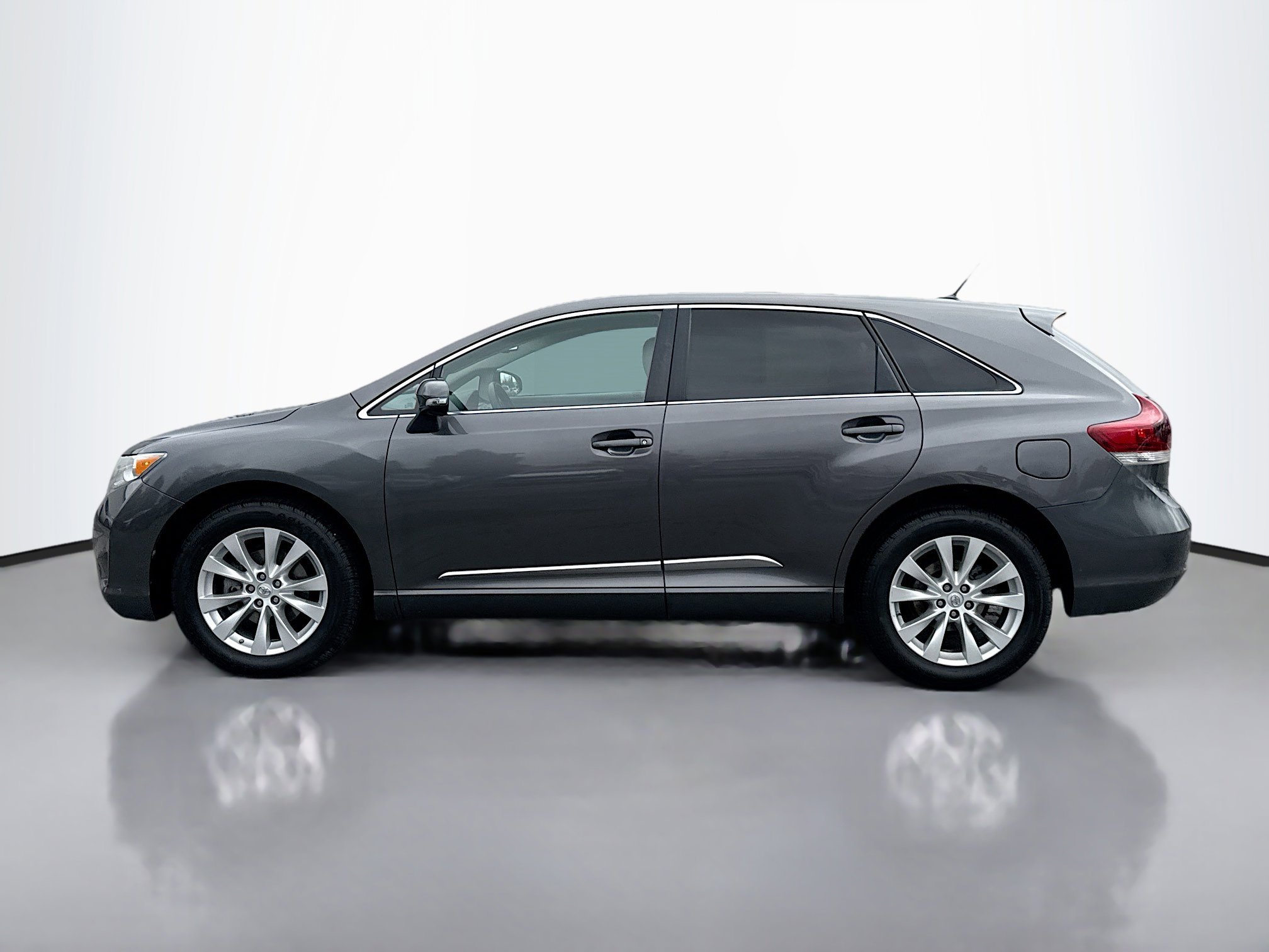 2014 Toyota Venza LE photo 3