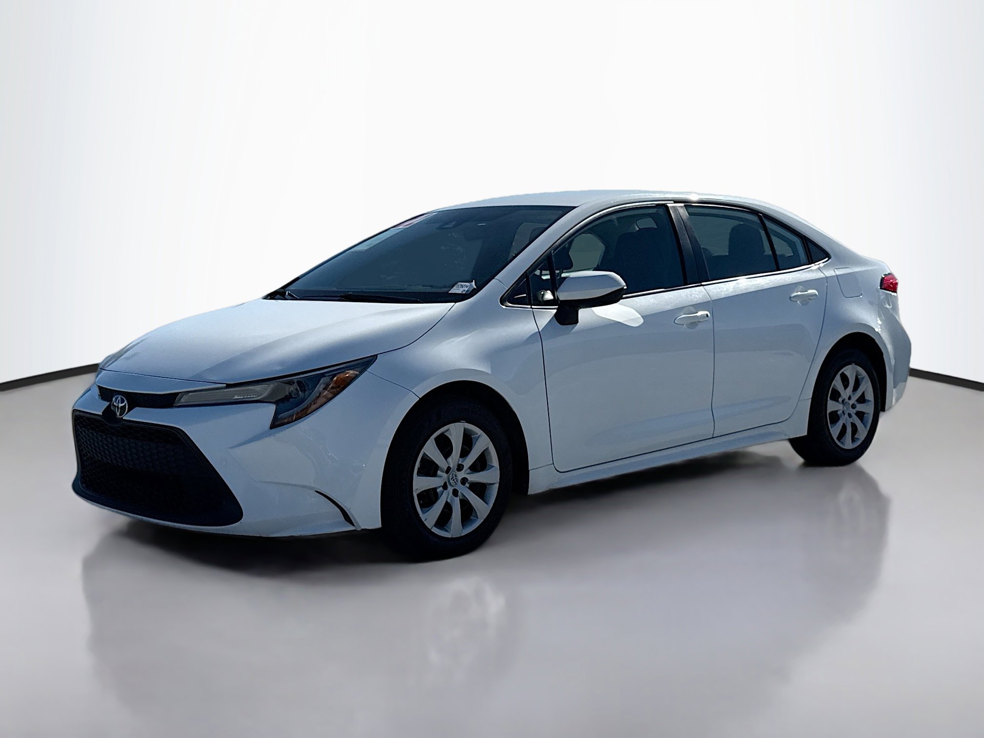2022 Toyota Corolla LE photo 2