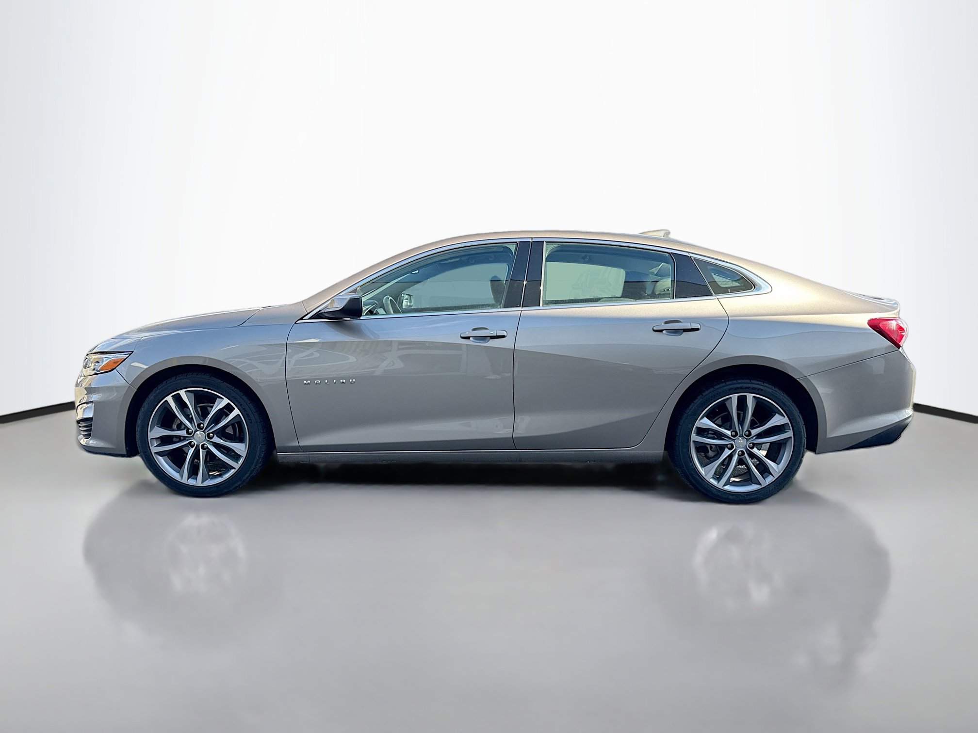 2024 Chevrolet Malibu Premier 2LT photo 3