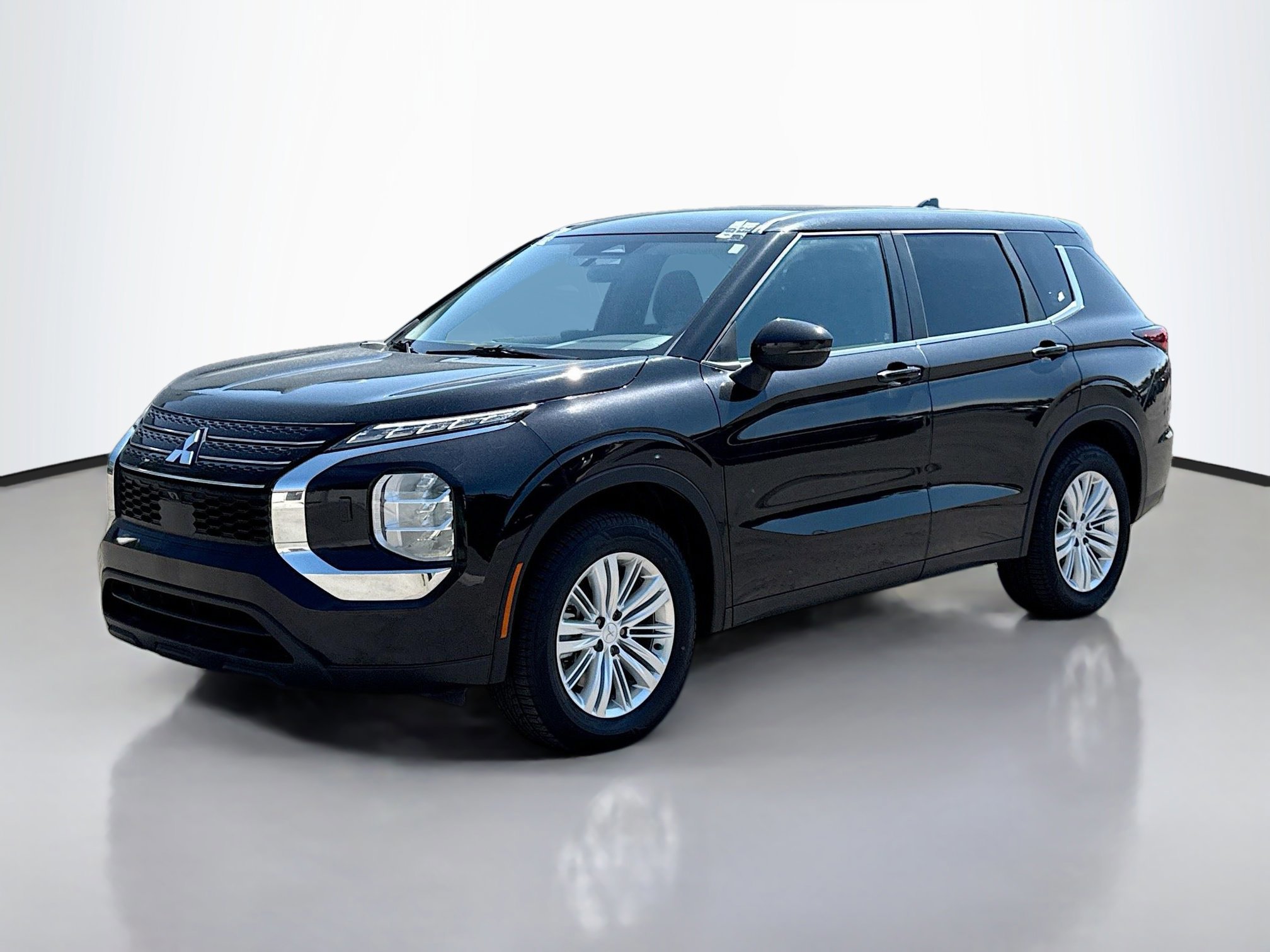 2023 Mitsubishi Outlander ES photo 4