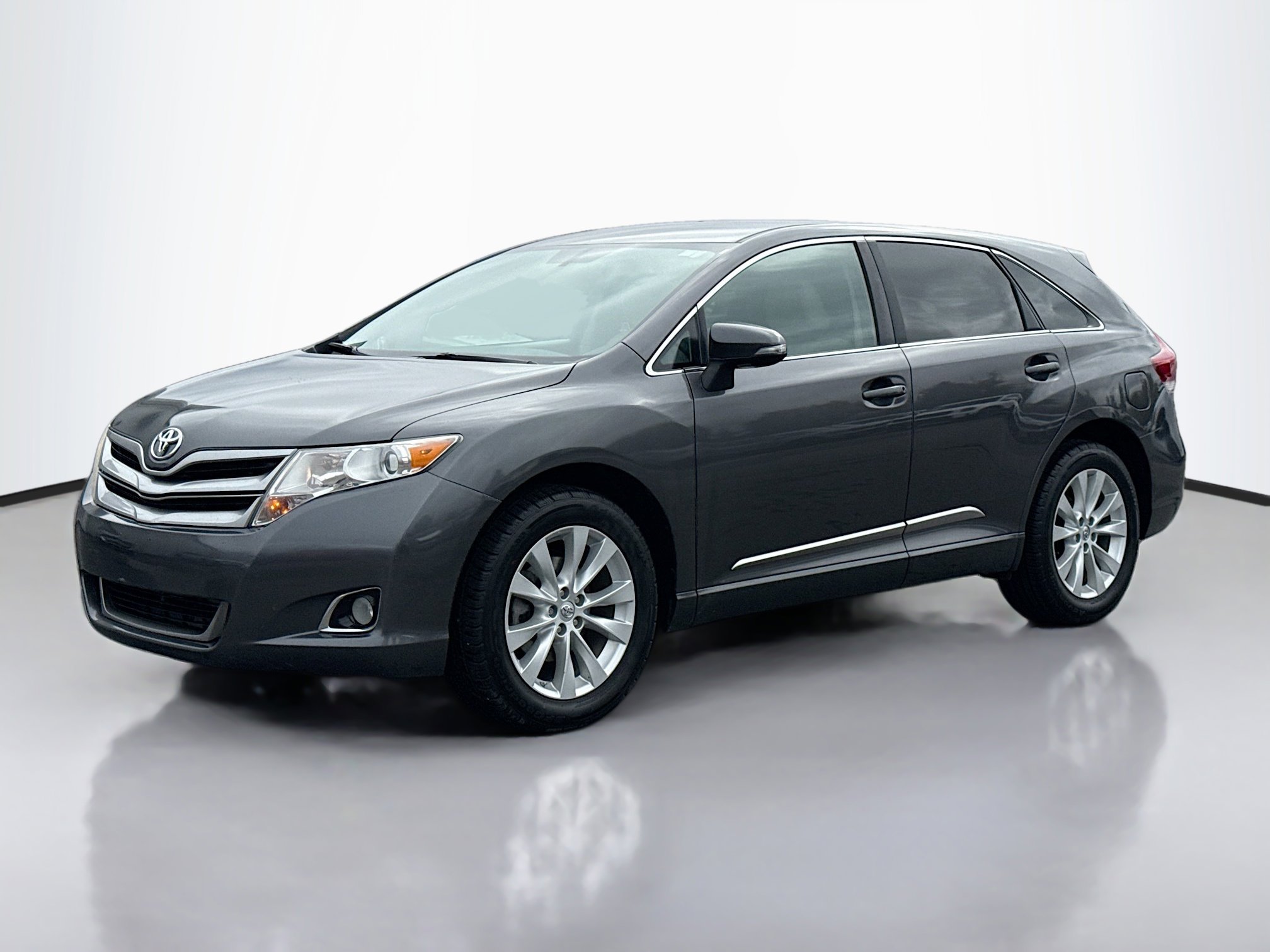 2014 Toyota Venza LE photo 2