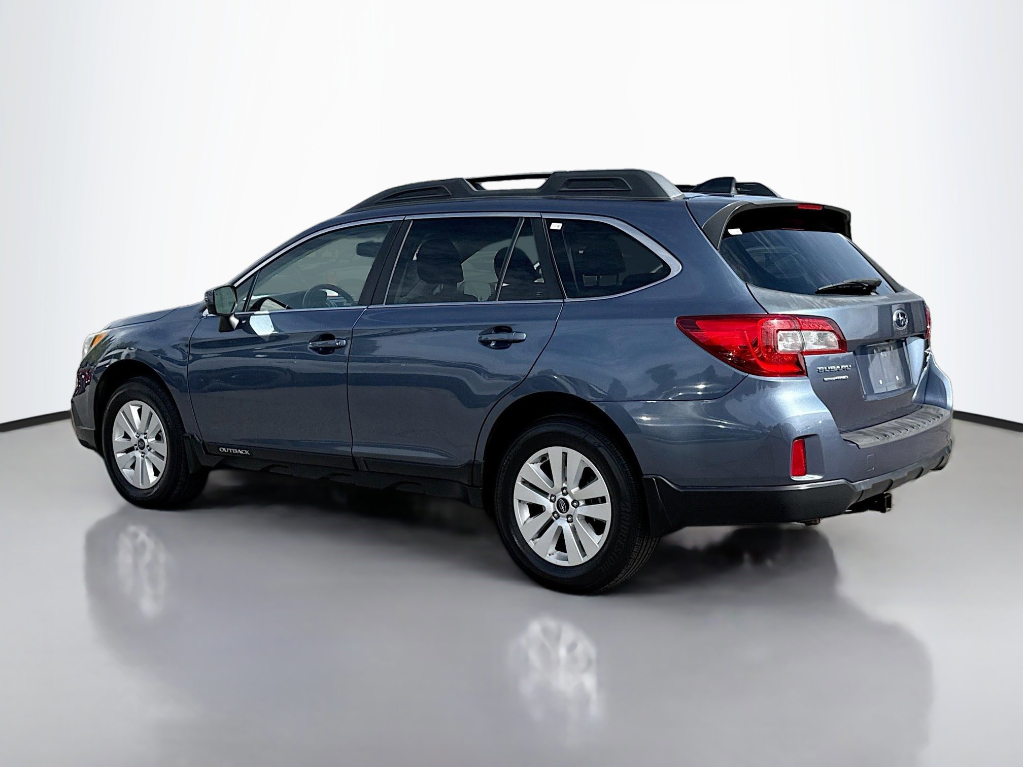 2016 Subaru Outback 2.5i Premium photo 3
