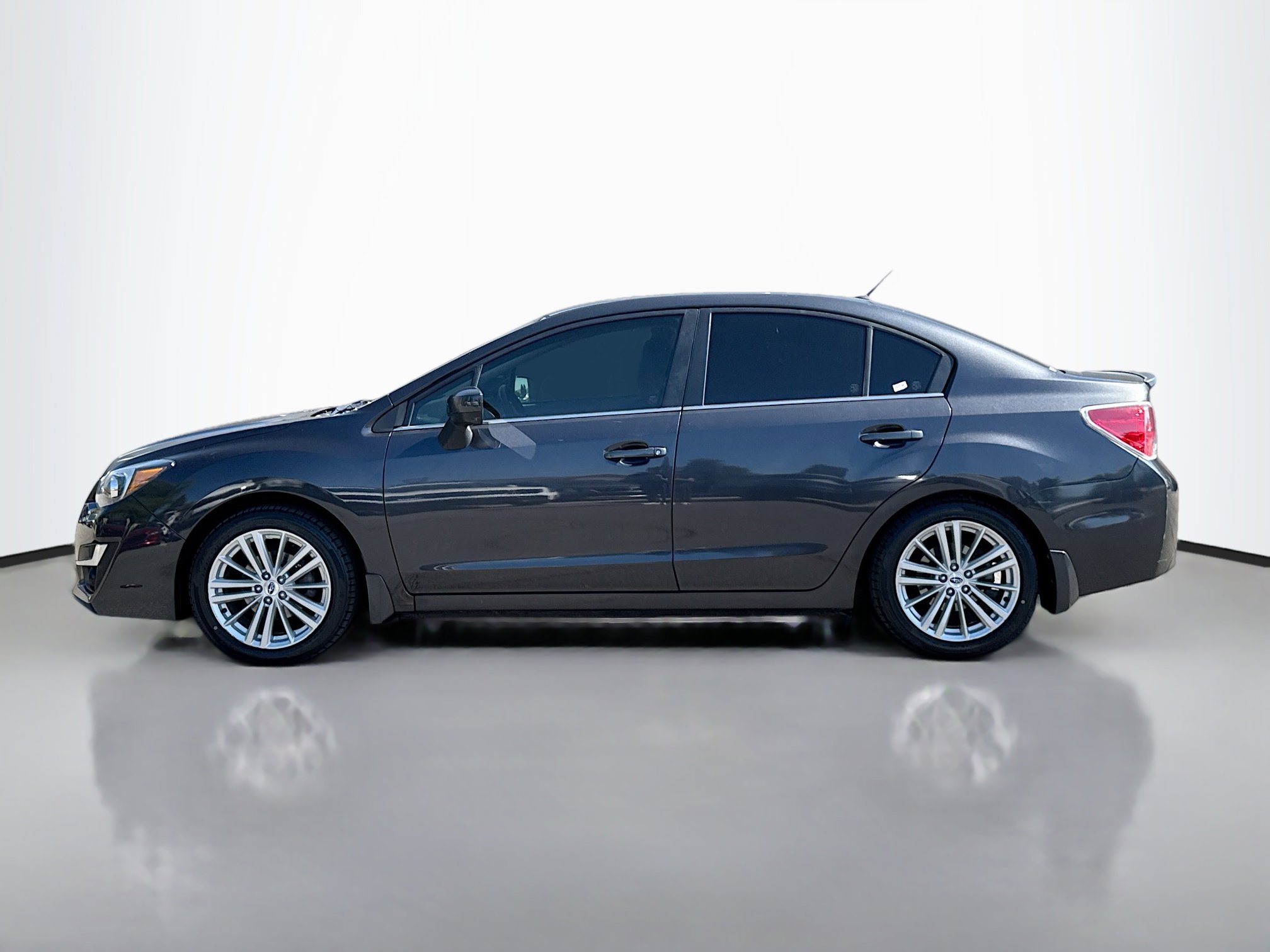 2015 Subaru Impreza Premium photo 3