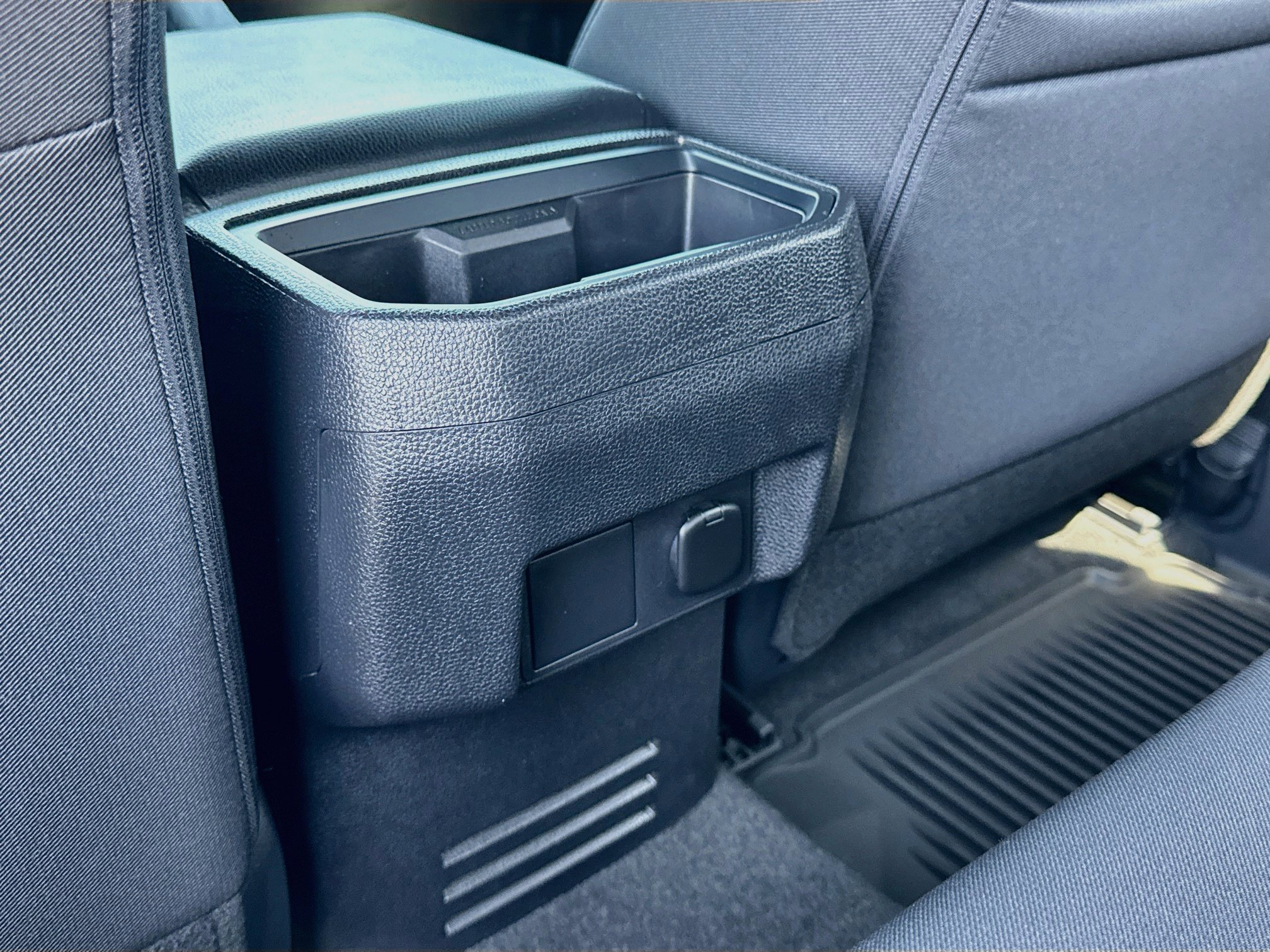 2026 Toyota Tacoma SR5 - Photo 37