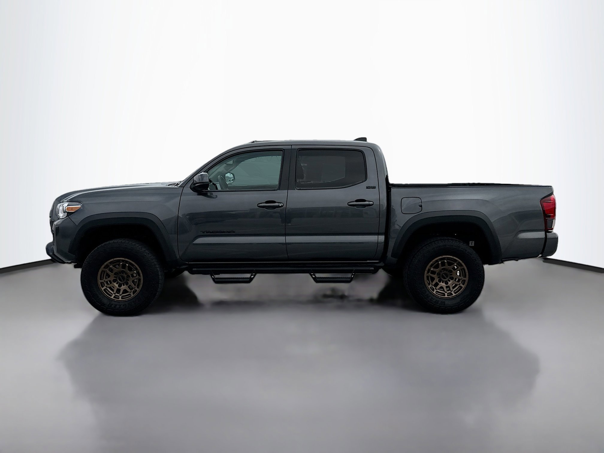 2023 Toyota Tacoma Trail Edition photo 2