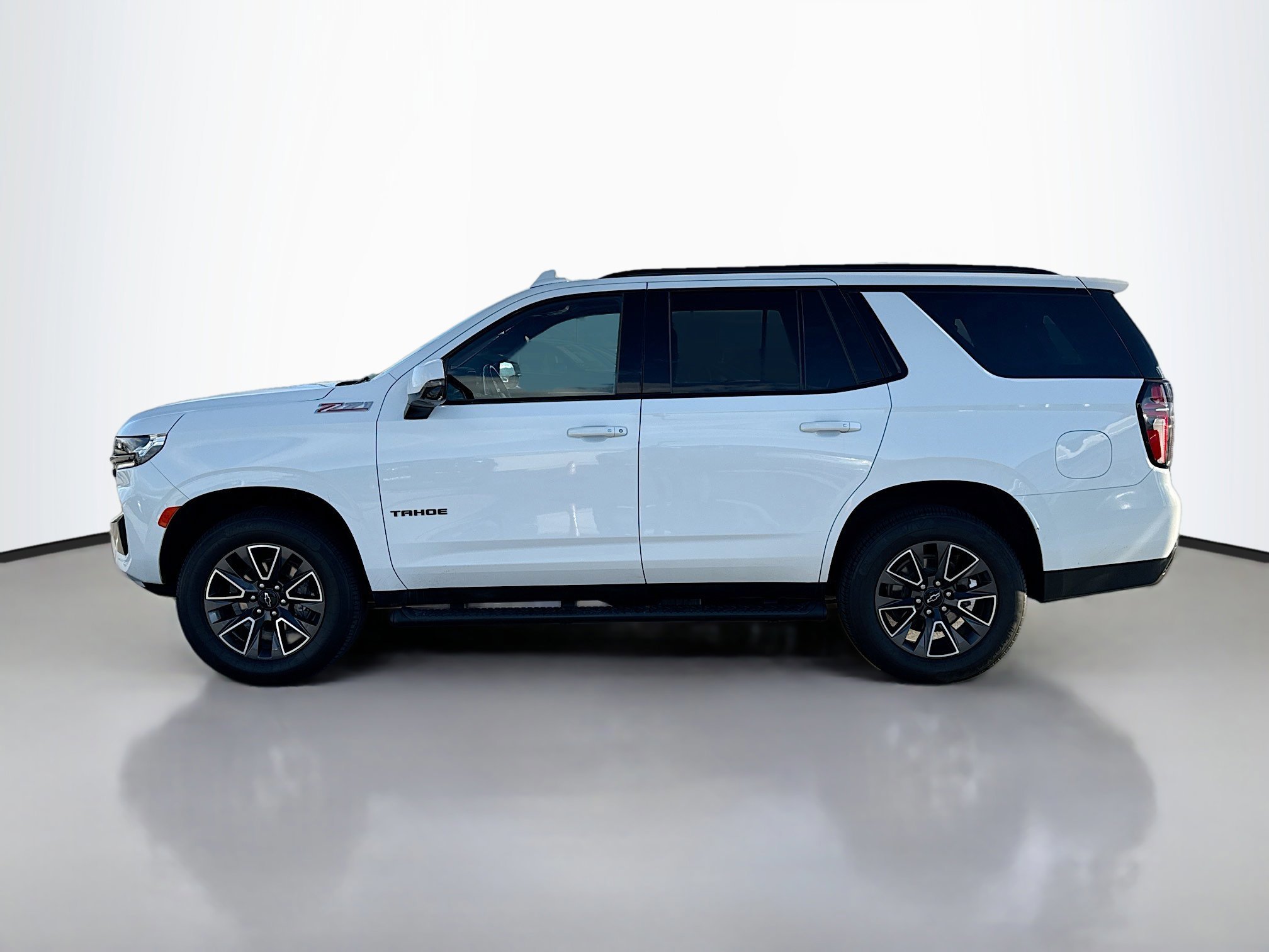 2021 Chevrolet Tahoe Z71 photo 2