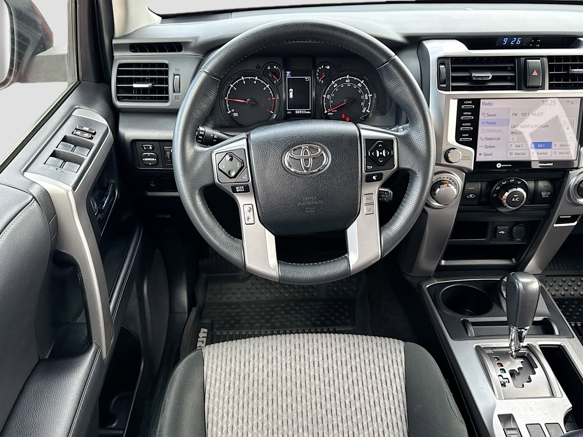 2020 Toyota 4Runner SR5 - Photo 7