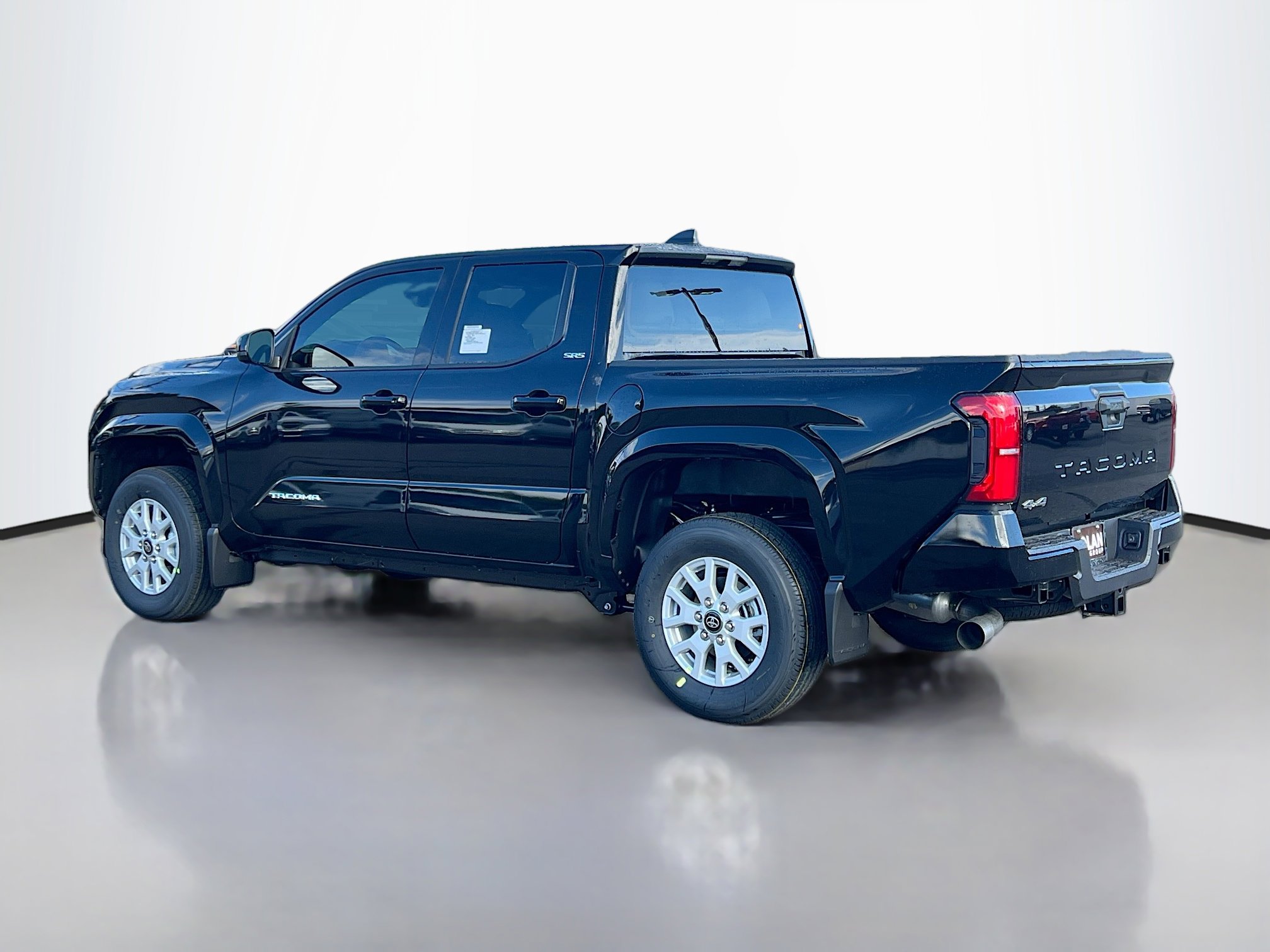 2025 Toyota Tacoma SR5 photo 4