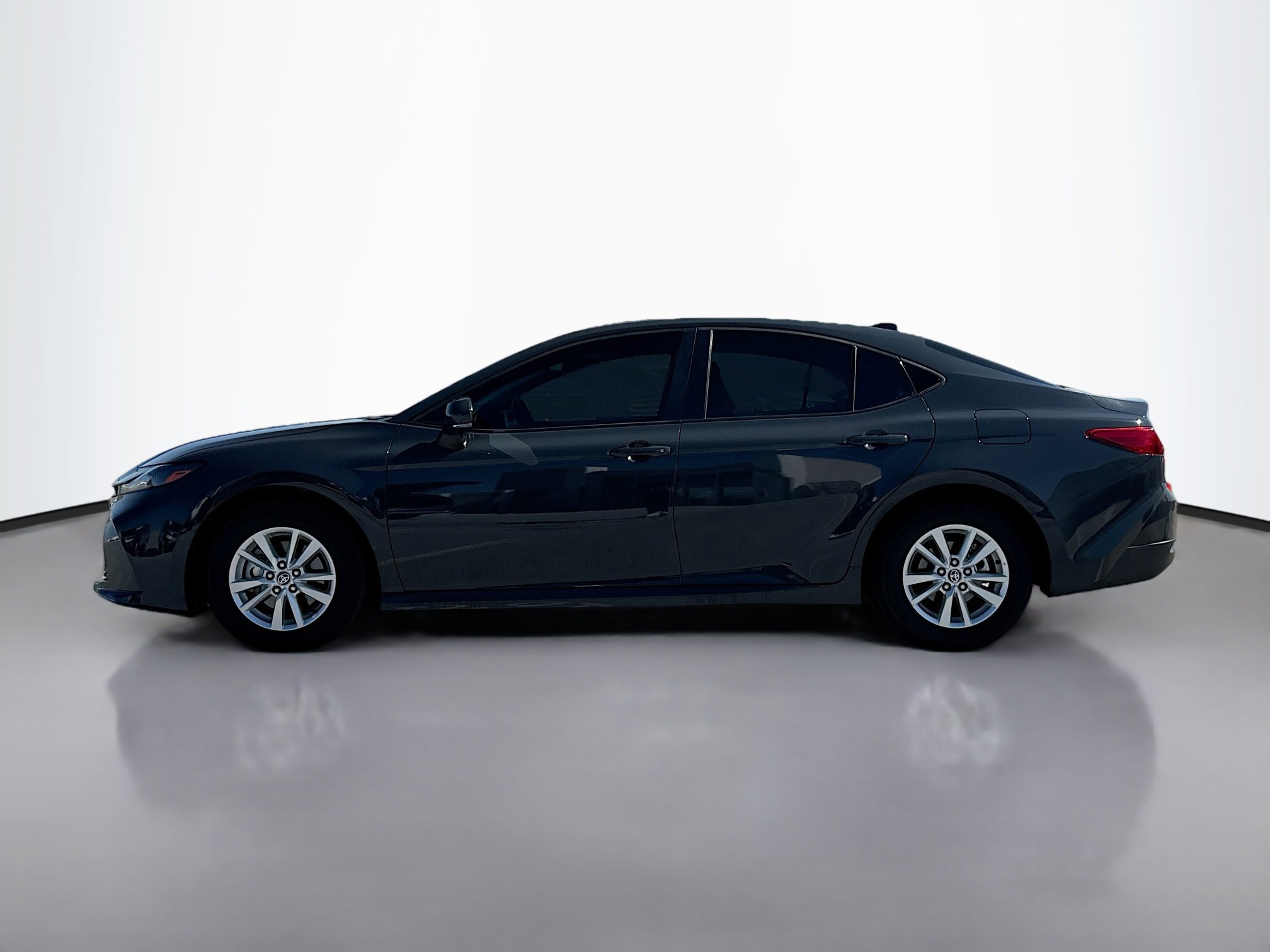 2025 Toyota Camry LE photo 3