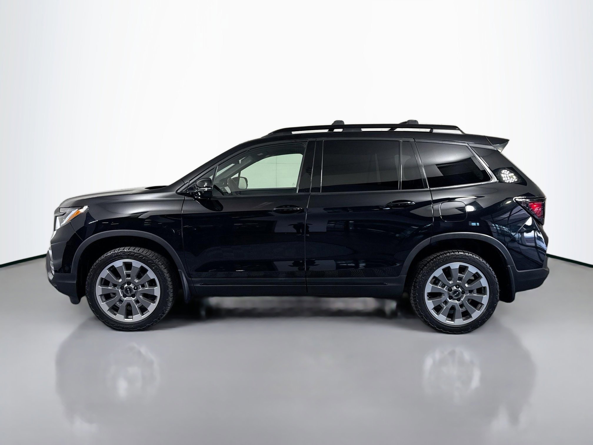 2024 Honda Passport Black Edition photo 2
