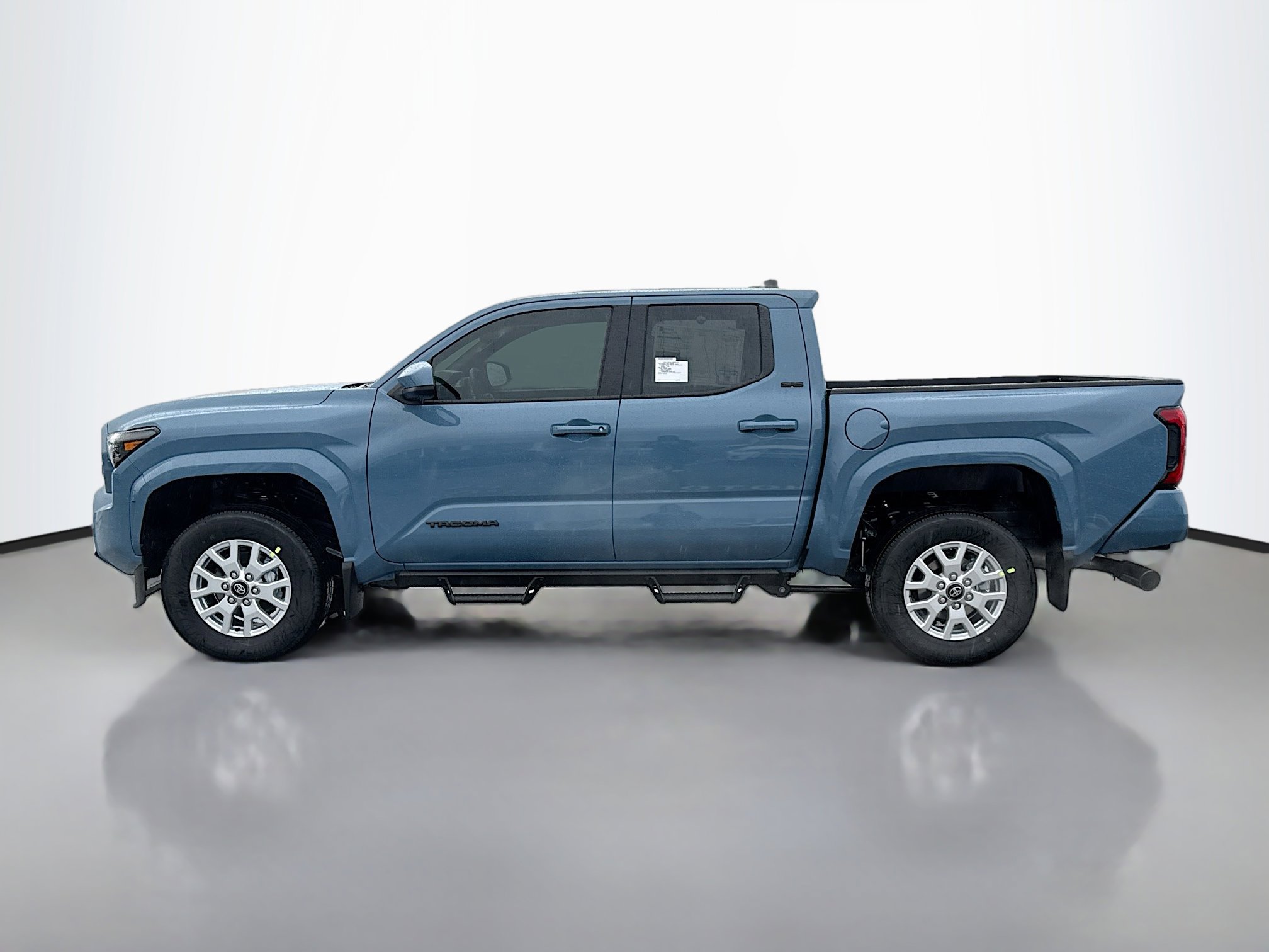 2026 Toyota Tacoma SR5 photo 2