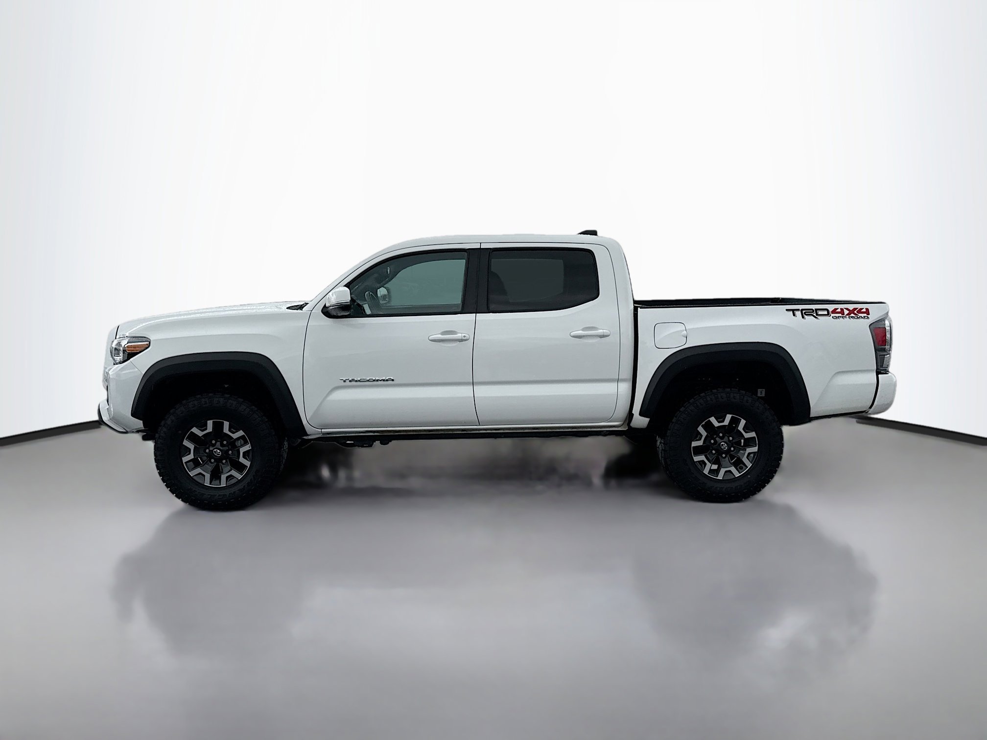 2023 Toyota Tacoma TRD Off-Road Double Cab photo 3