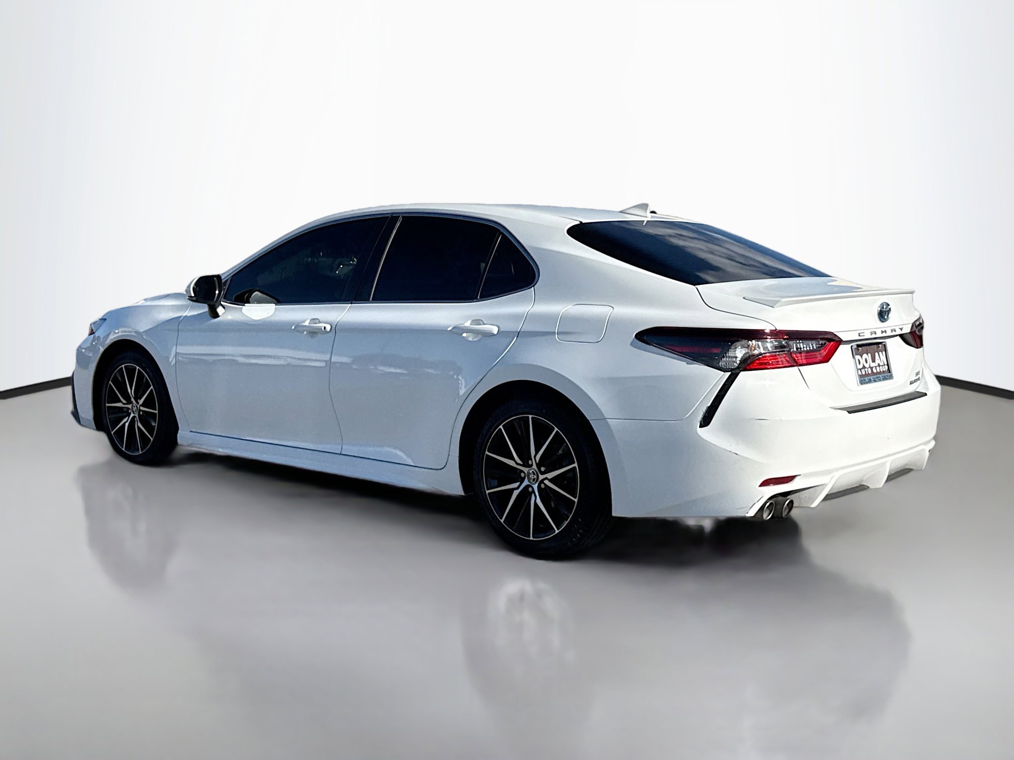 2023 Toyota Camry Hybrid SE photo 4
