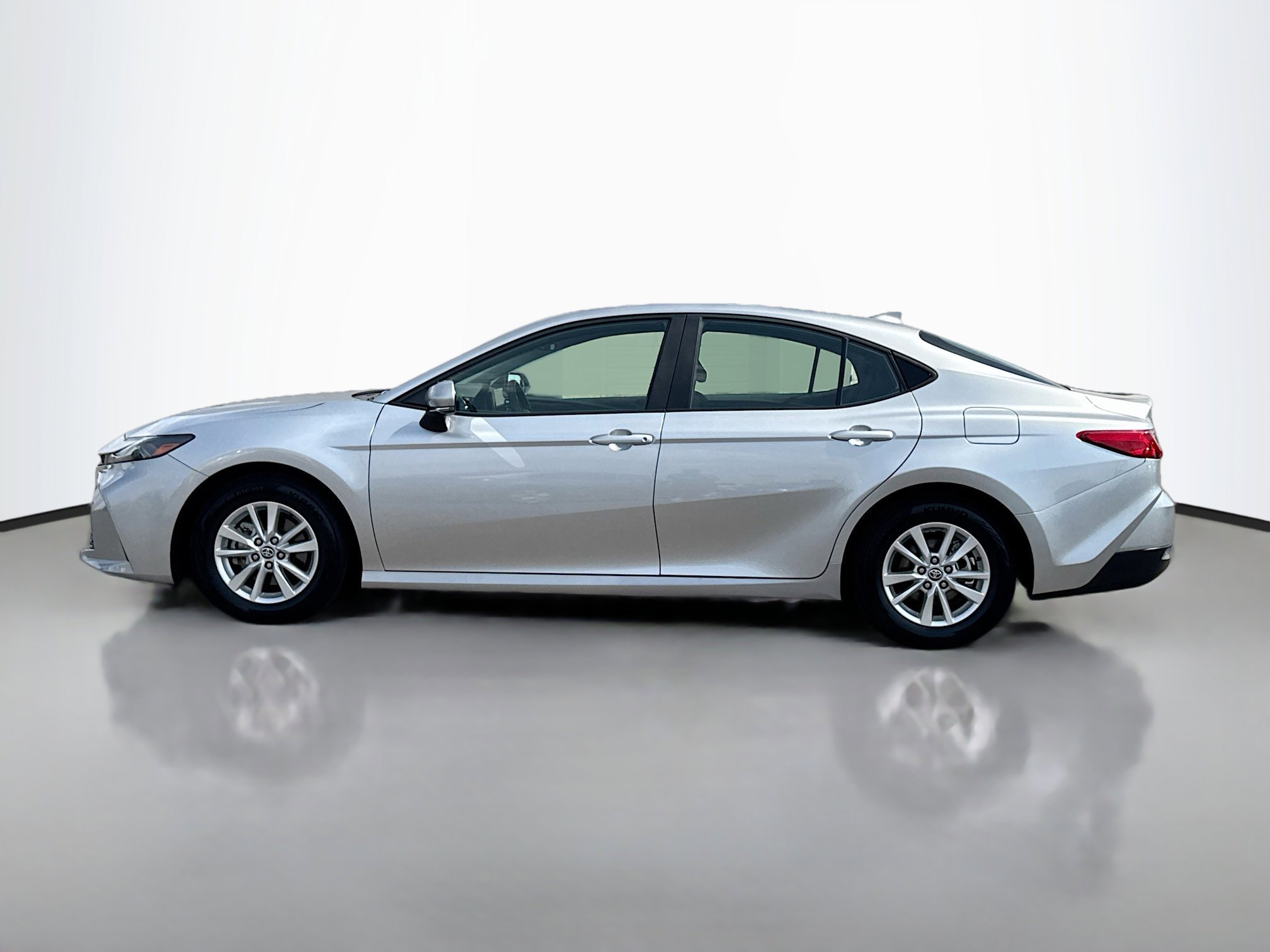2025 Toyota Camry LE photo 2