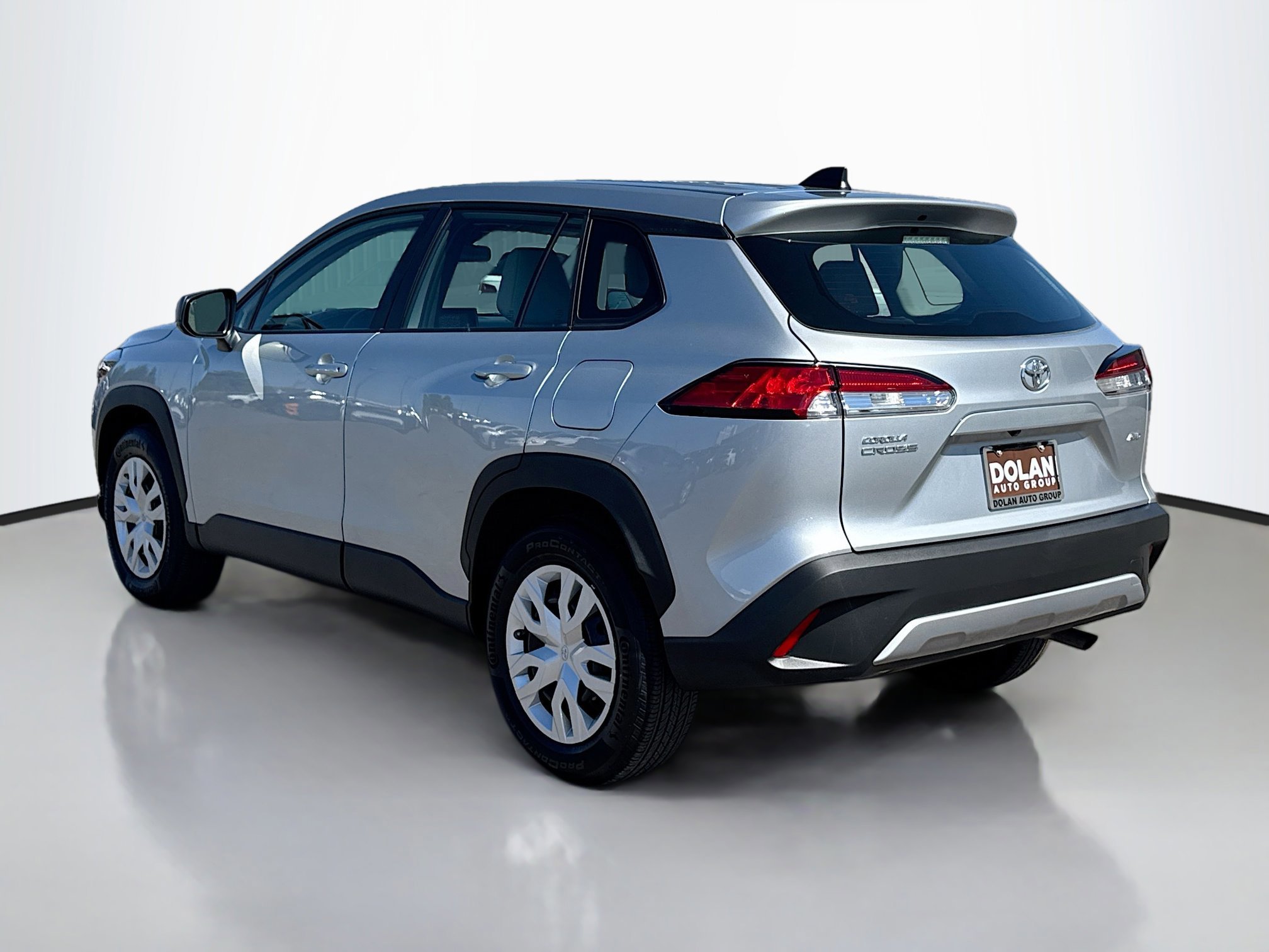 2024 Toyota Corolla Cross L photo 2