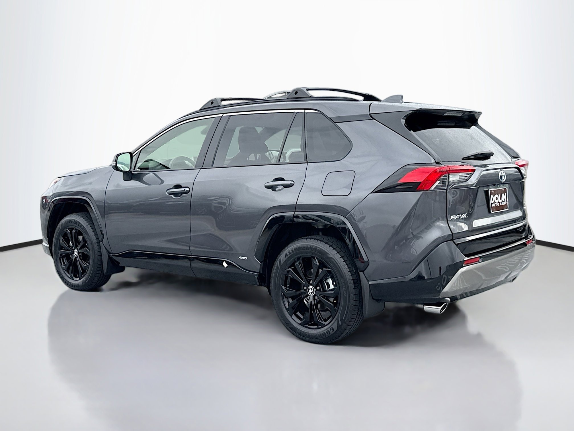 2024 Toyota RAV4 Hybrid SE photo 4