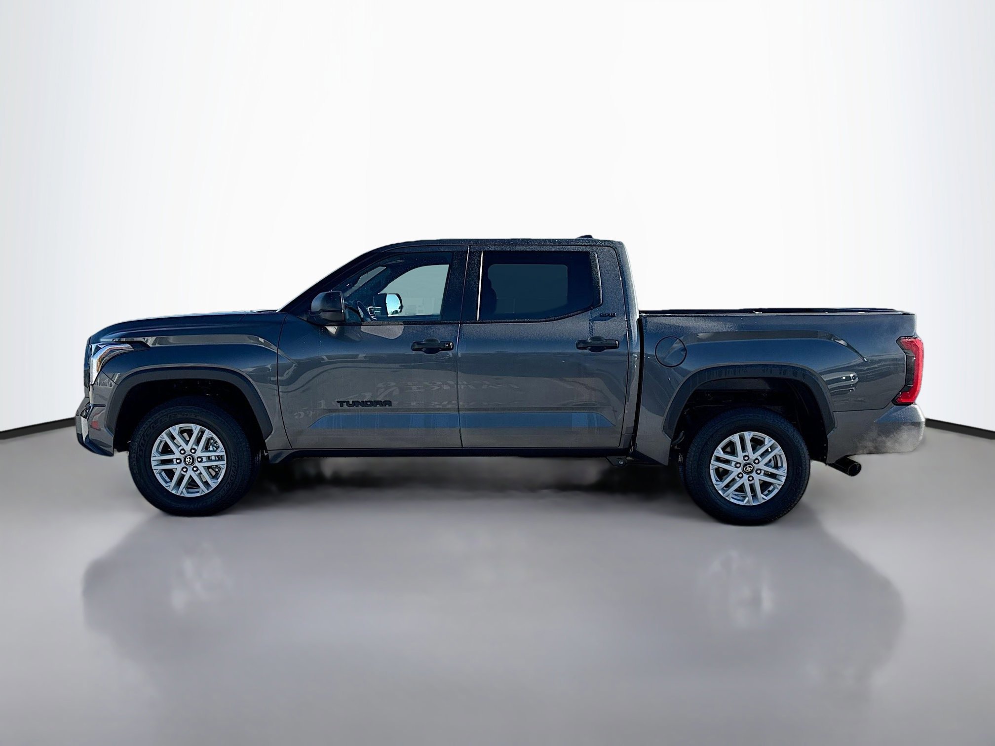 2026 Toyota Tundra SR5 CrewMax photo 2