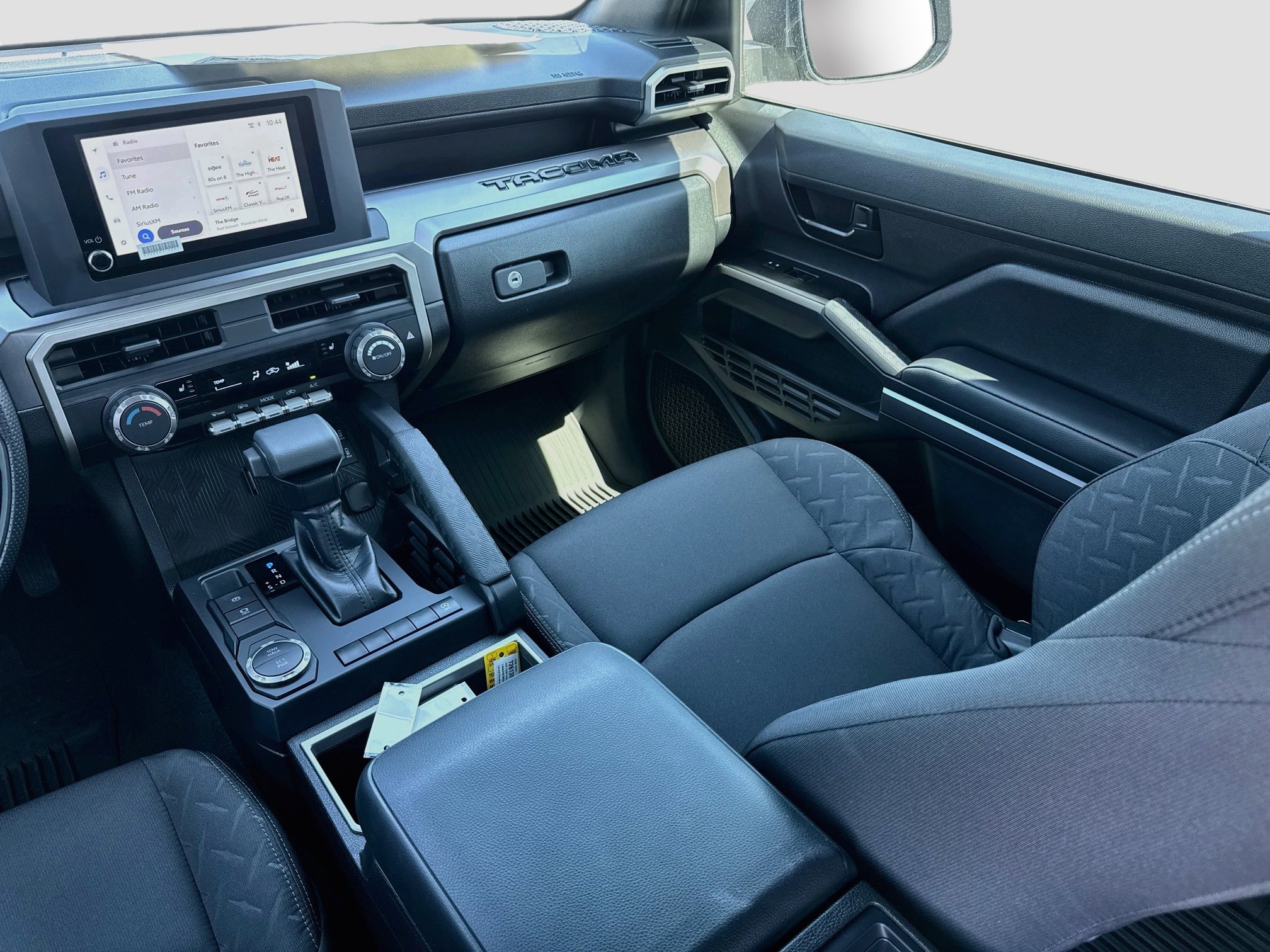 2026 Toyota Tacoma SR5 - Photo 12