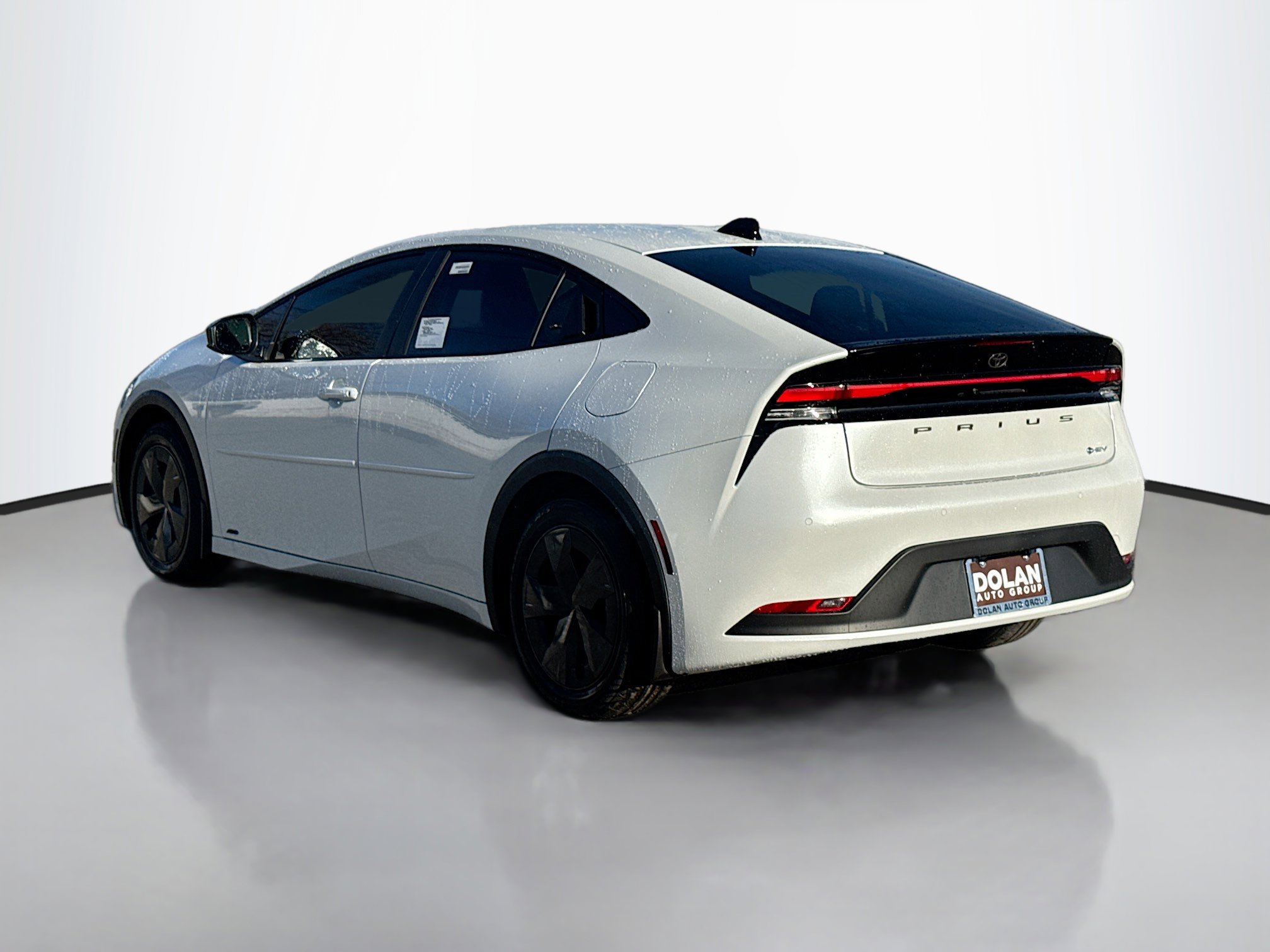 2026 Toyota Prius LE photo 4