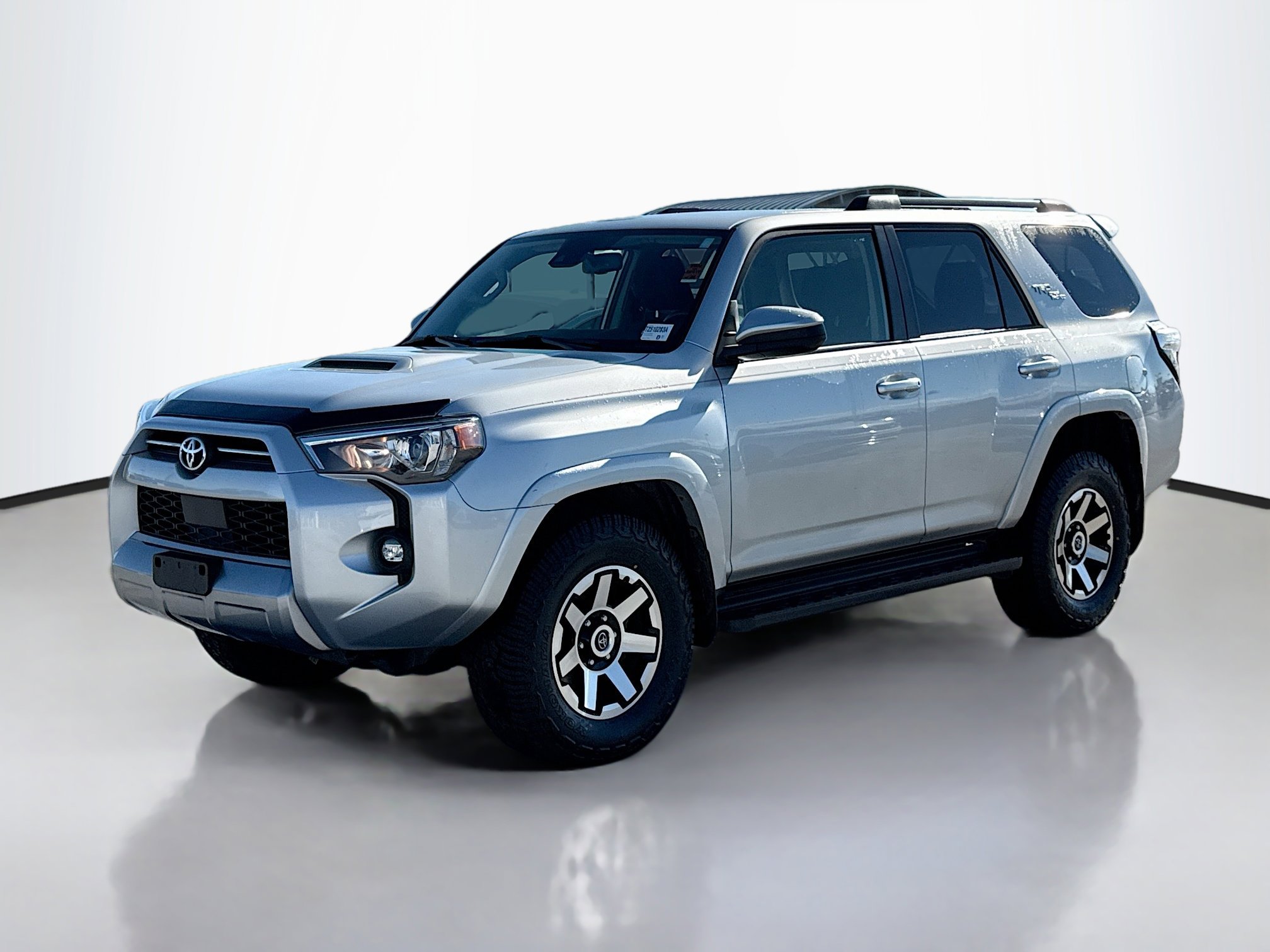 2022 Toyota 4Runner TRD Off-Road photo 2