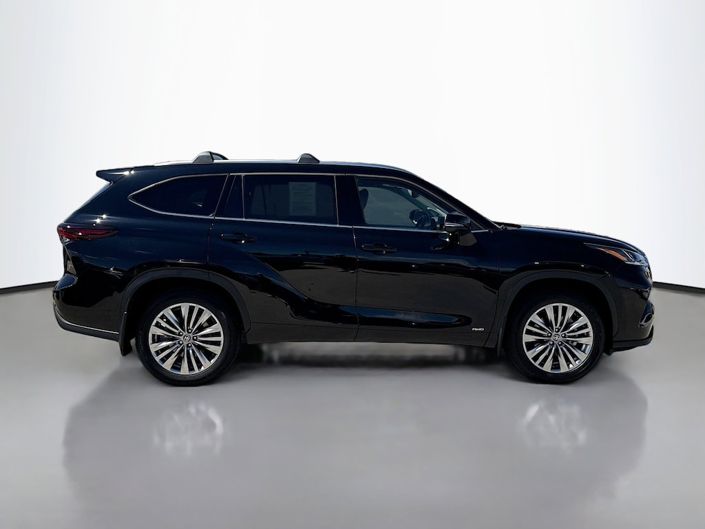 Certified 2026 Toyota Highlander Hybrid Platinum SUV