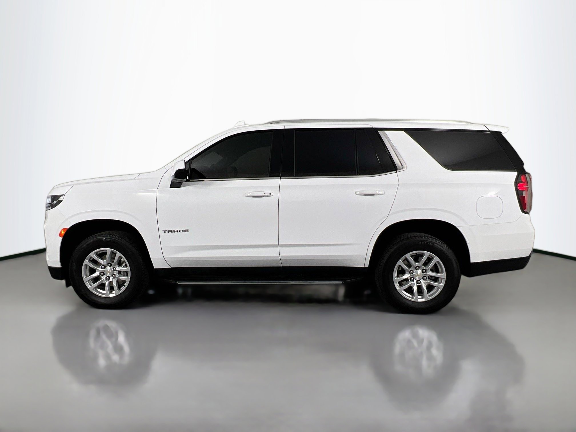 2024 Chevrolet Tahoe LS photo 2