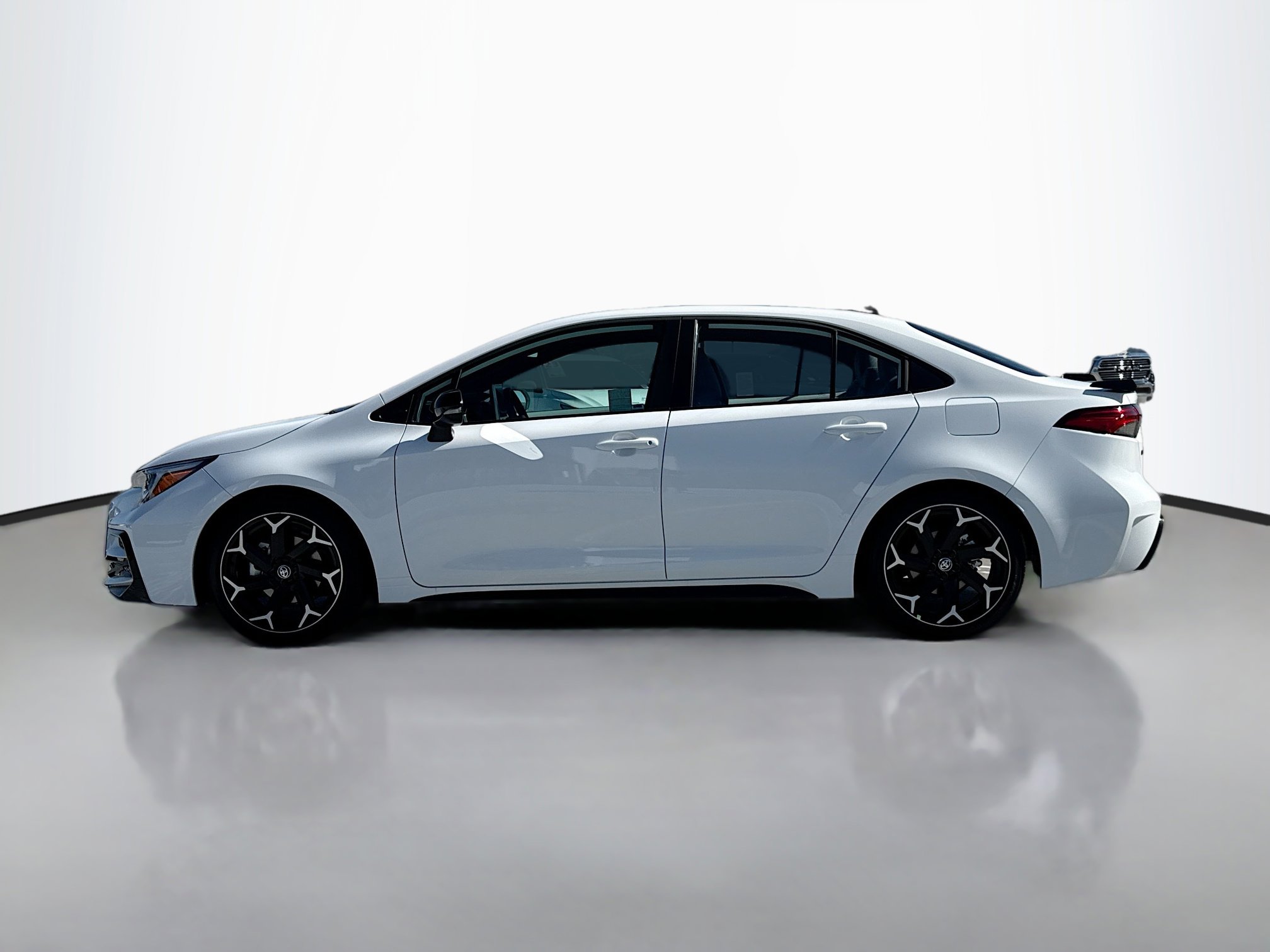 2025 Toyota Corolla SE photo 2