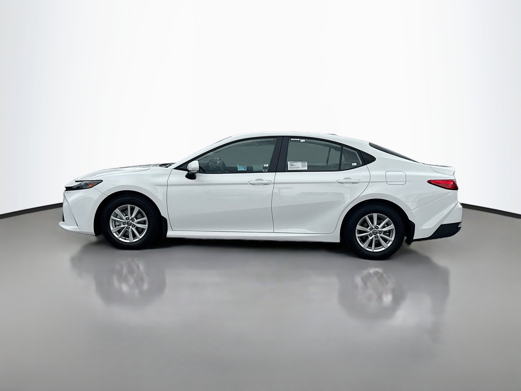 2026 Toyota Camry LE photo 3