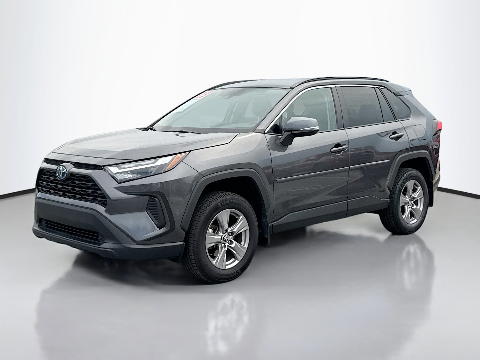 2023 Toyota RAV4 Hybrid XLE photo 2