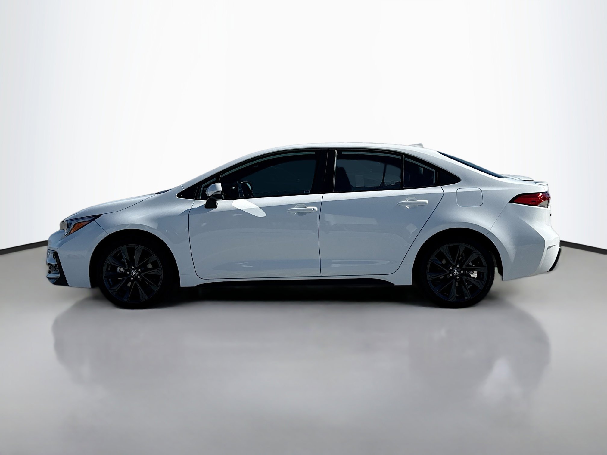2025 Toyota Corolla SE photo 3